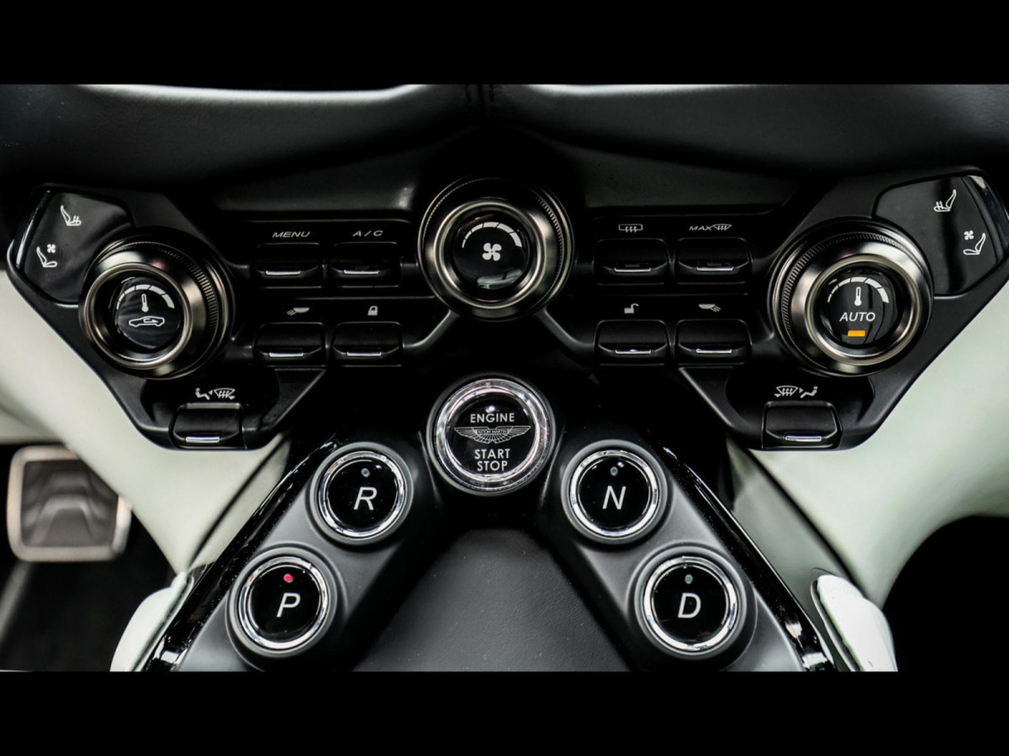 Aston-Martin V8 Vantage COUPE - FULL XPEL (2022) - Foto 19