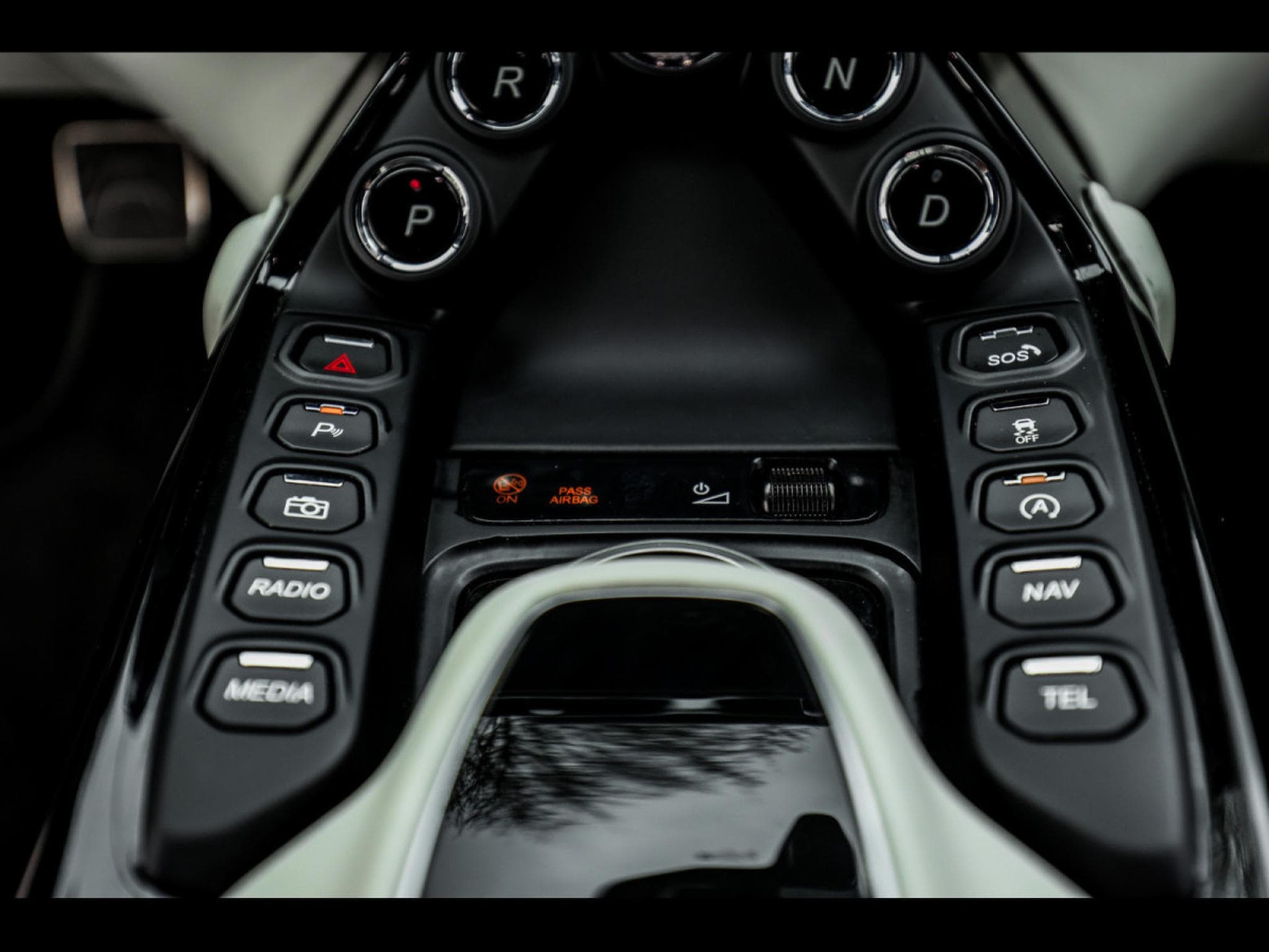 Aston-Martin V8 Vantage COUPE - FULL XPEL (2022) - Foto 20