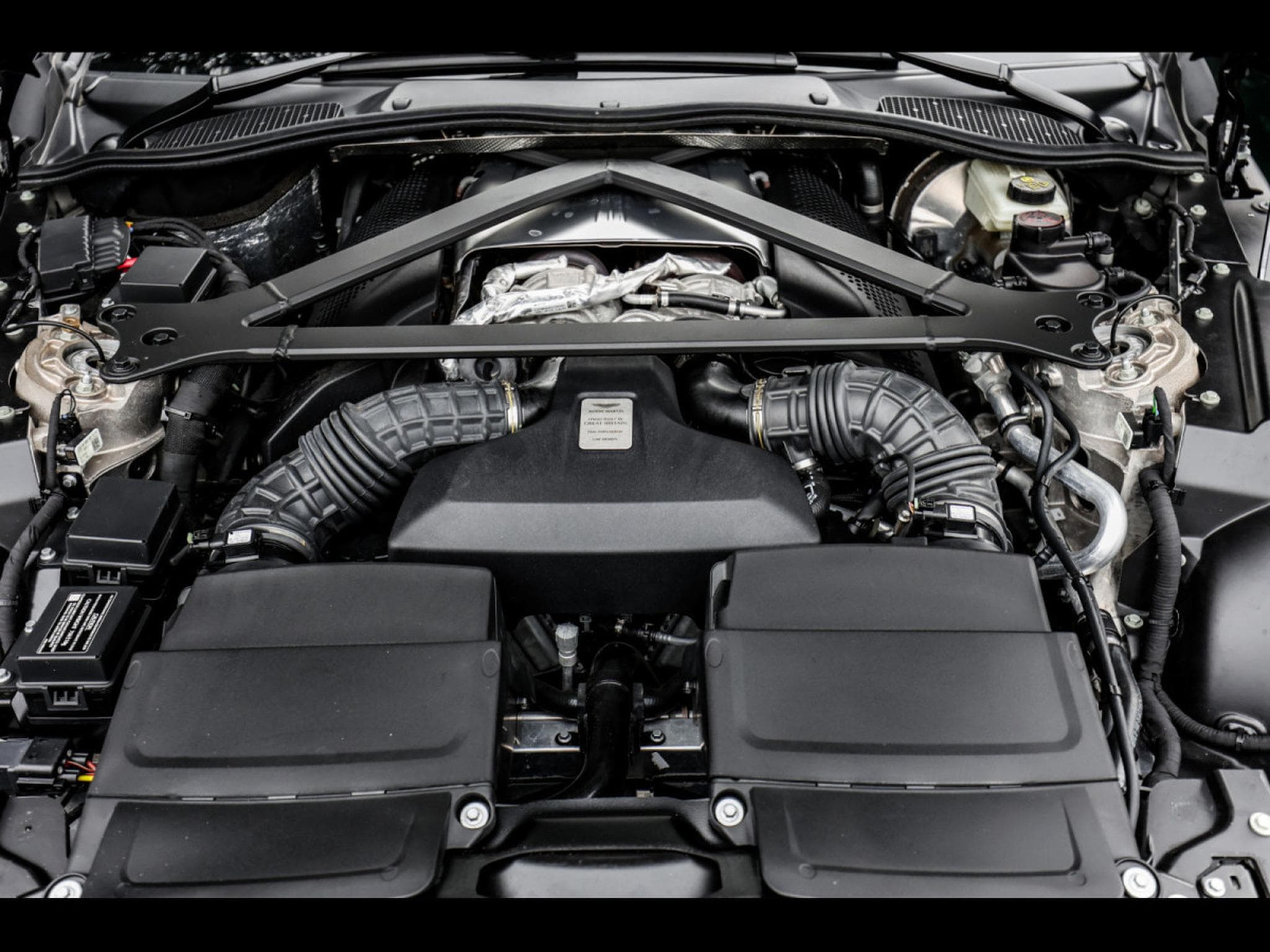 Aston-Martin V8 Vantage COUPE - FULL XPEL (2022) - Foto 24