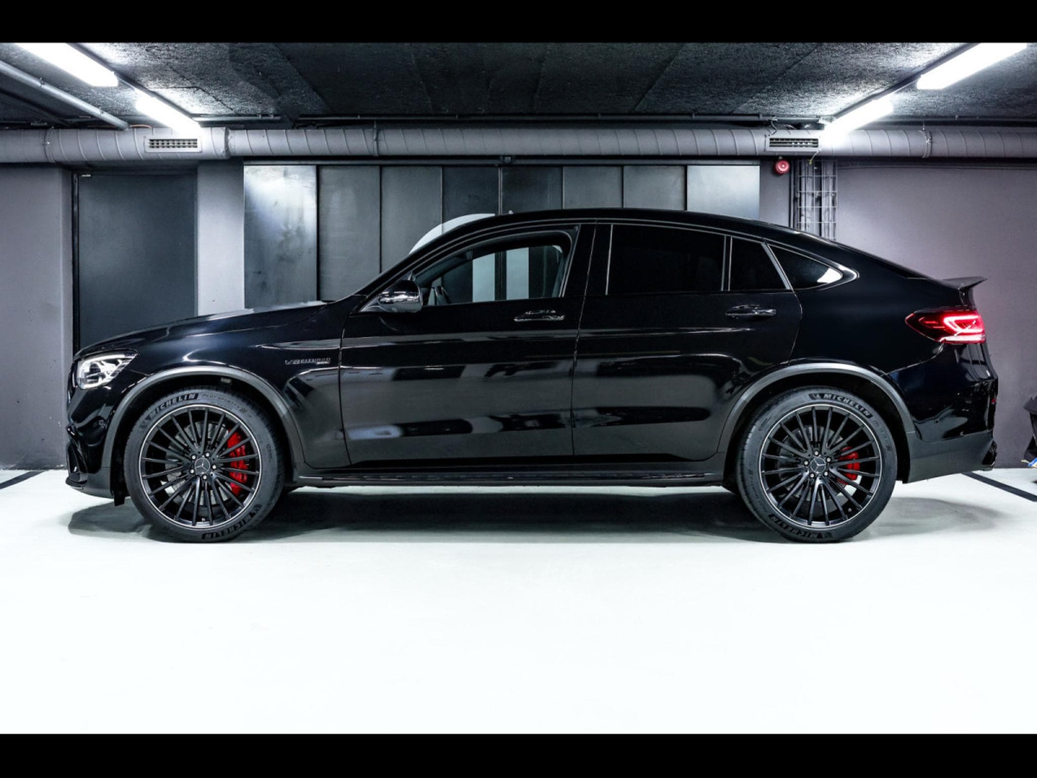 Mercedes GLC 63 AMG S AMG COUPE 4MATIC+ - NIGHT PACK (2022) - Foto 2
