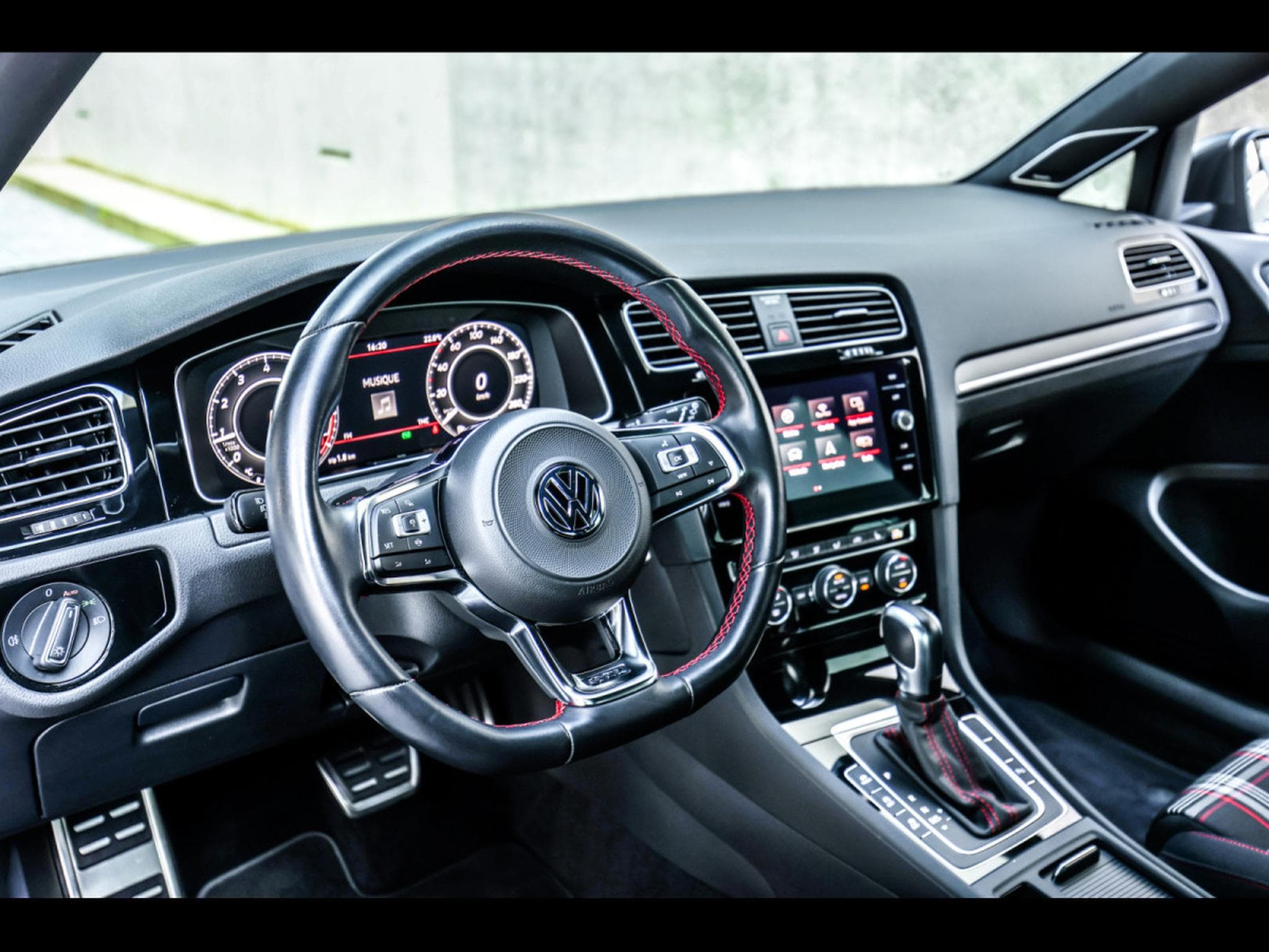 VW Golf 2.0 TSI GTI PERFORMANCE DSG7 - PACK BUSINESS PREMIUM - INDIU (2020) - Foto 9