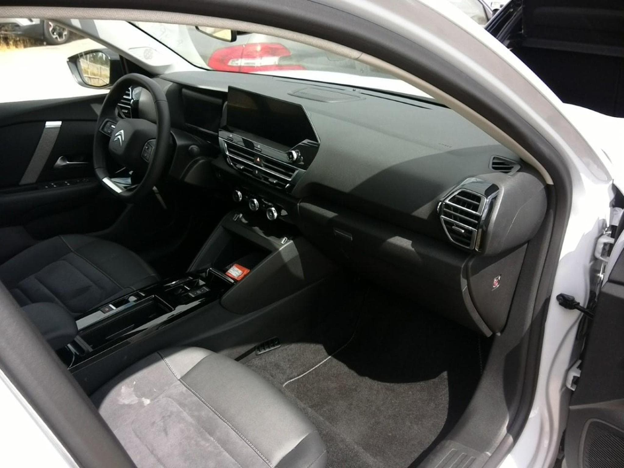 Citroen C4 X e-series (2024) - Photo 5