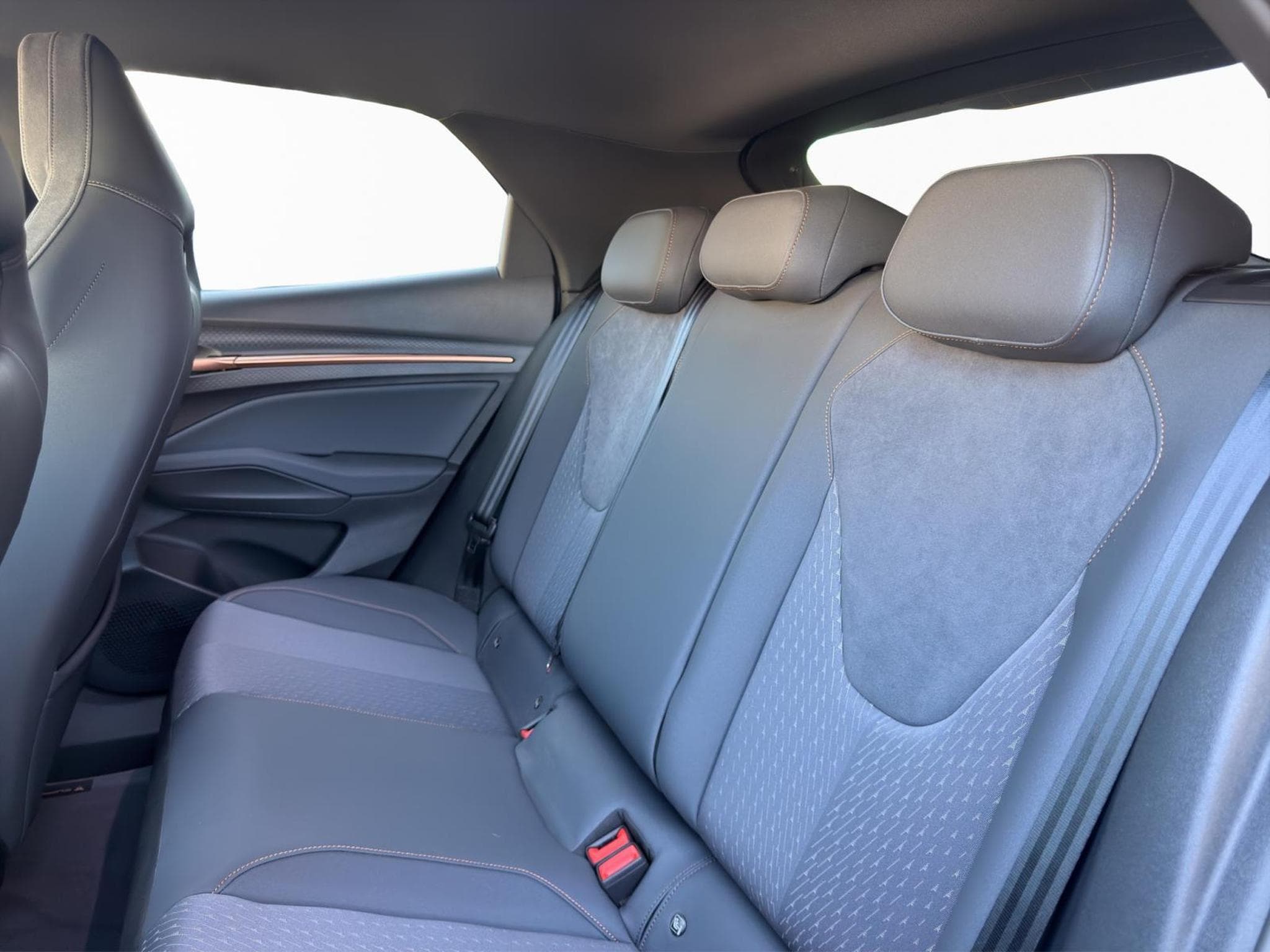 Cupra Raval Dynamic Plus (2026) - Photo 10
