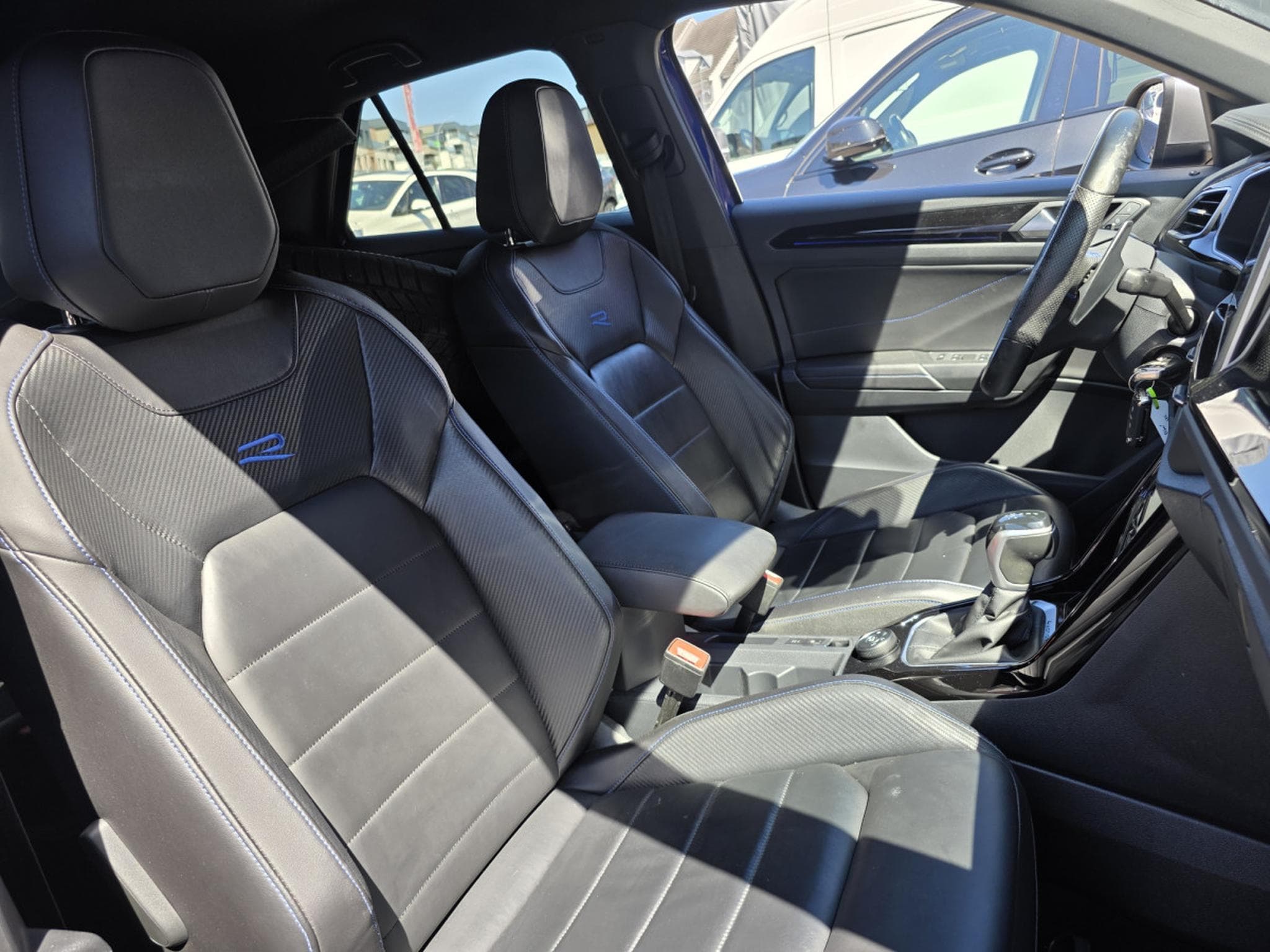 VW T-Roc T-Roc R 300 cv 4x4 Dsg Gps Cuir 1 main (2022) - Foto 7