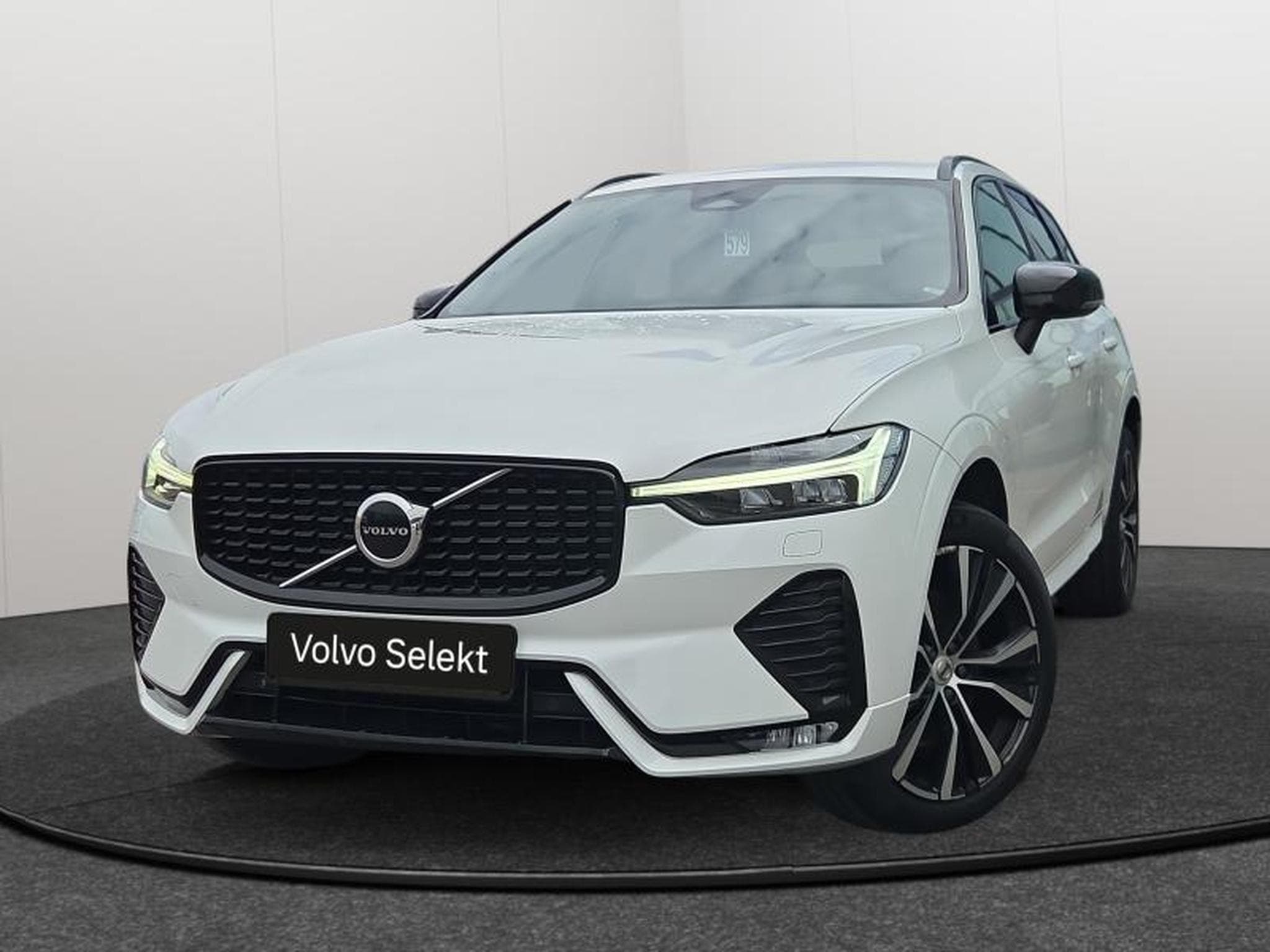 Volvo XC60 Ultimate Dark TOIT PANO (2023) - Photo 1