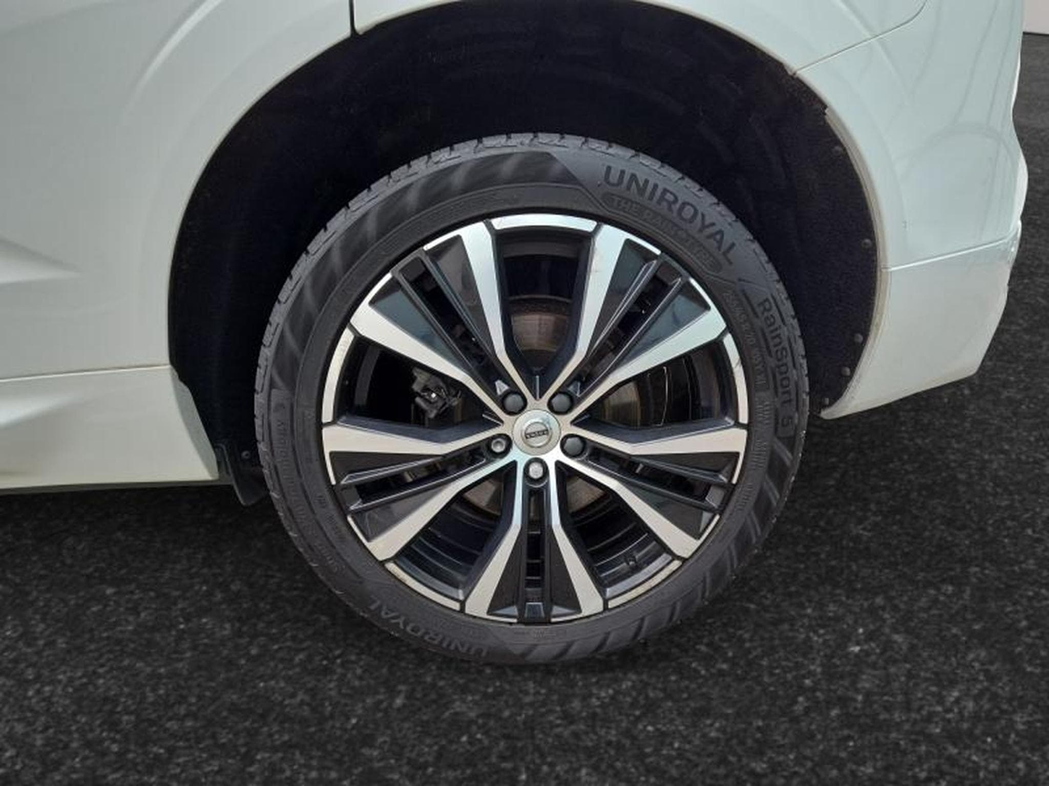 Volvo XC60 Ultimate Dark TOIT PANO (2023) - Photo 14