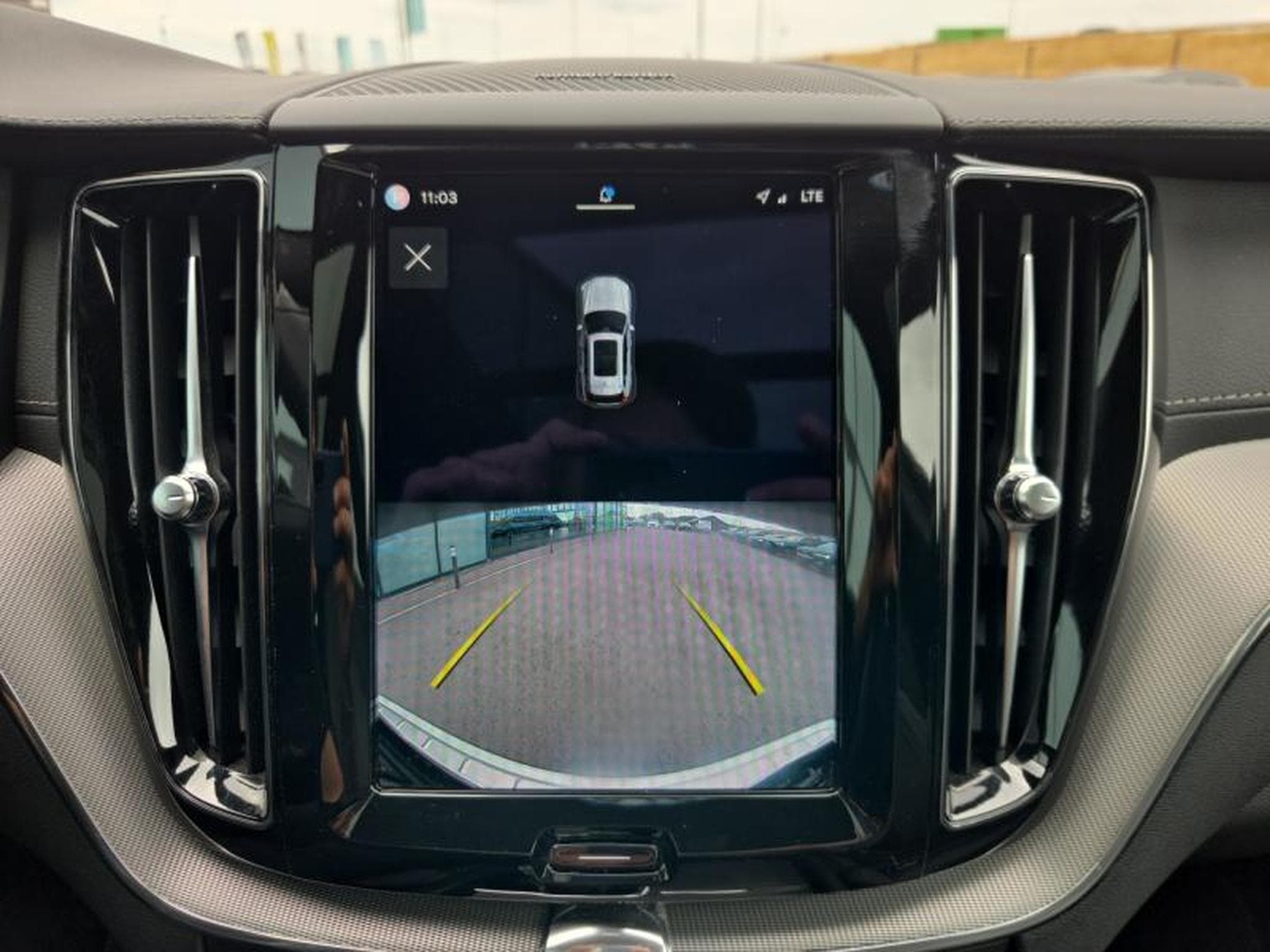 Volvo XC60 Ultimate Dark TOIT PANO (2023) - Photo 17