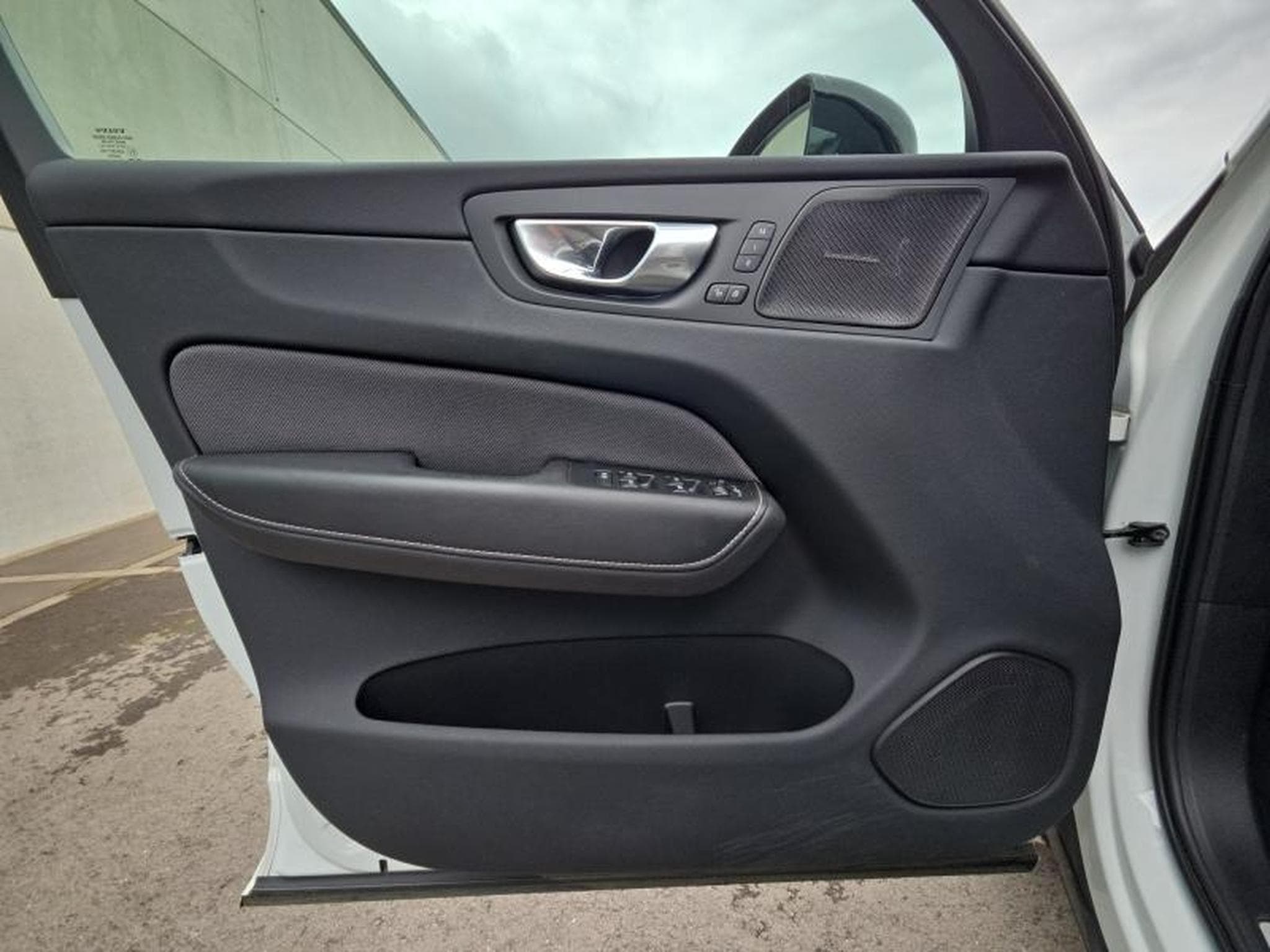 Volvo XC60 Ultimate Dark TOIT PANO (2023) - Photo 20