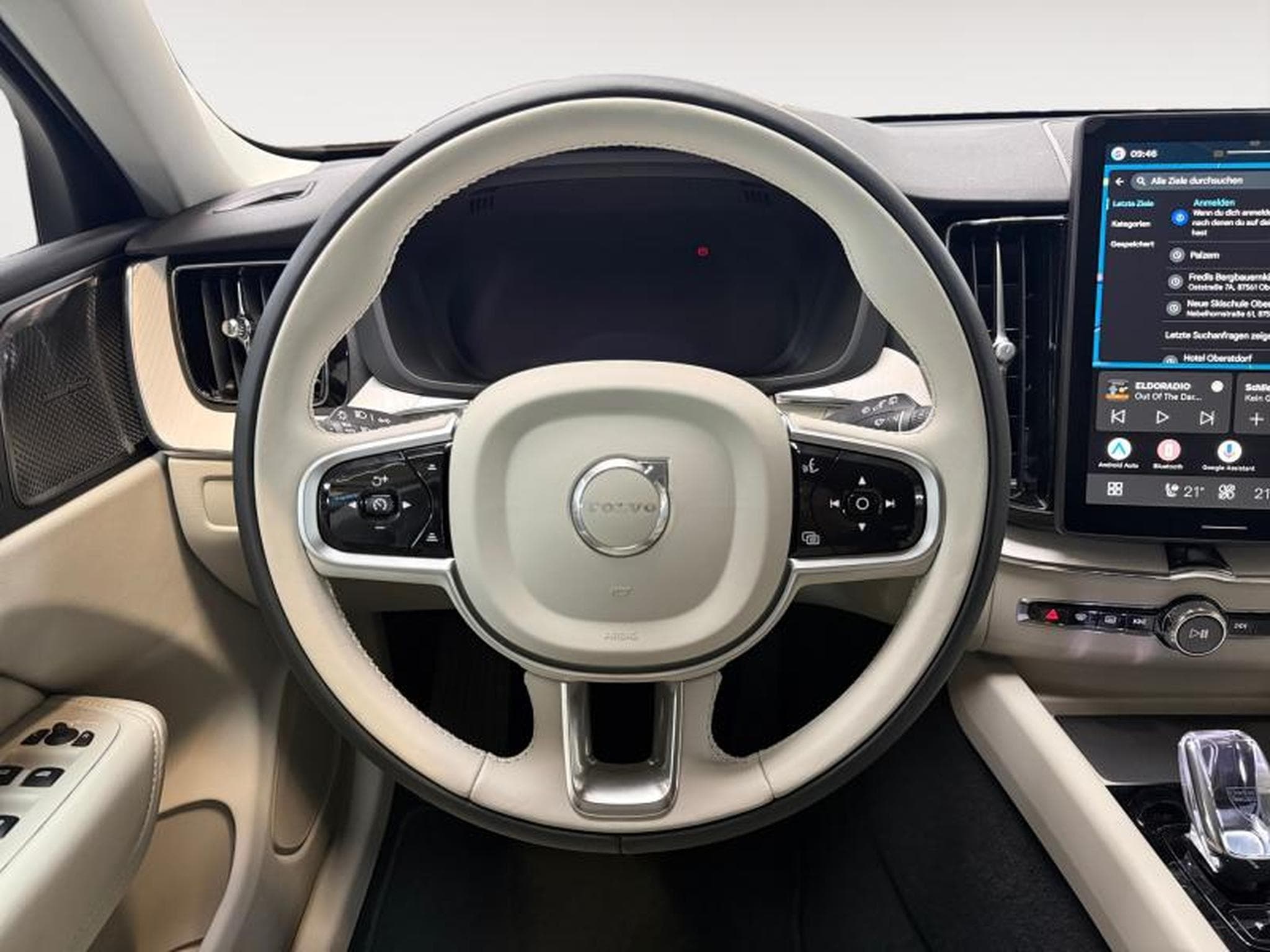 Volvo XC60 Facelift T6 Plus Dark / Hybride (2026) - Foto 12