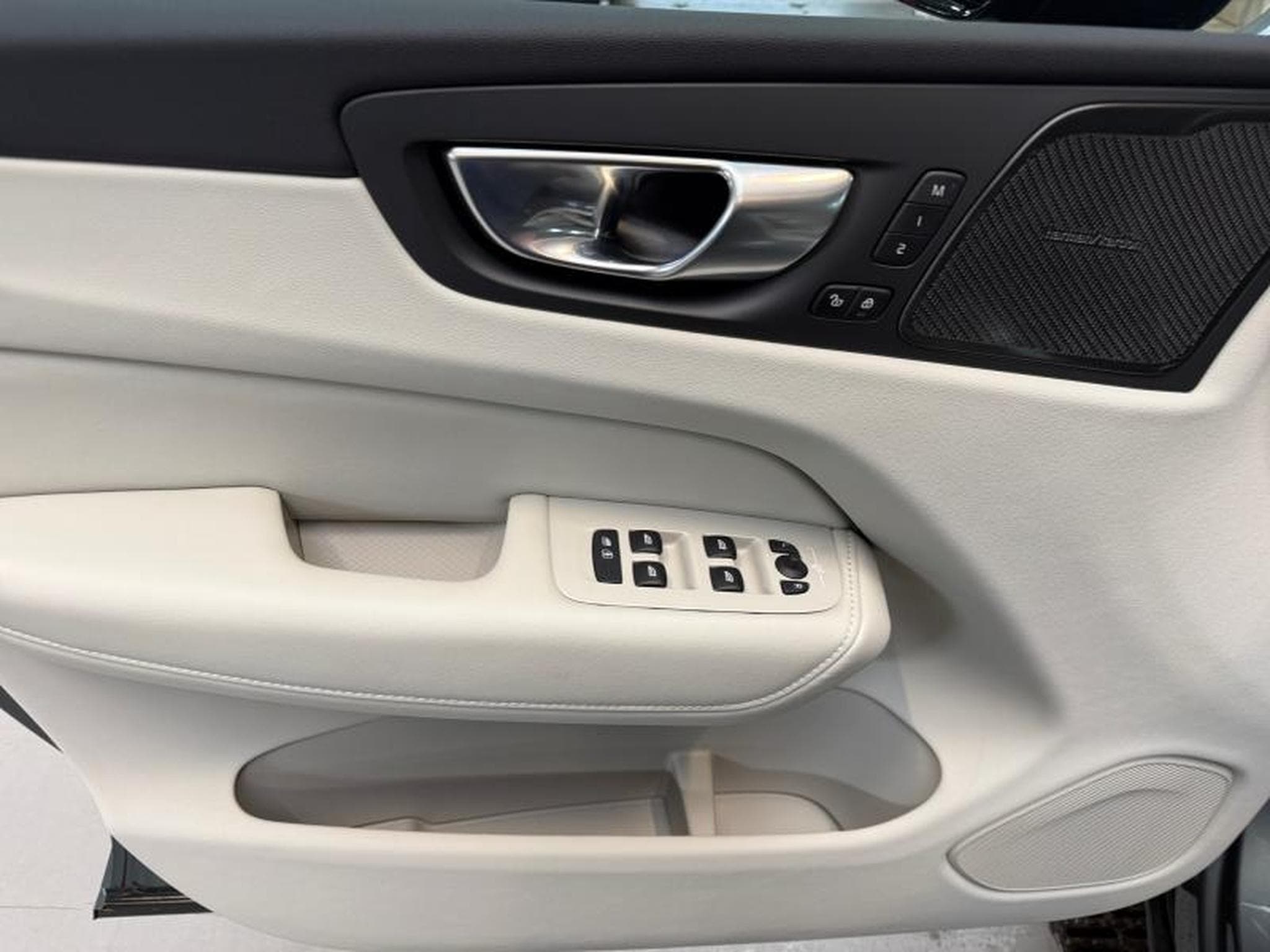 Volvo XC60 Facelift T6 Plus Dark / Hybride (2026) - Foto 20