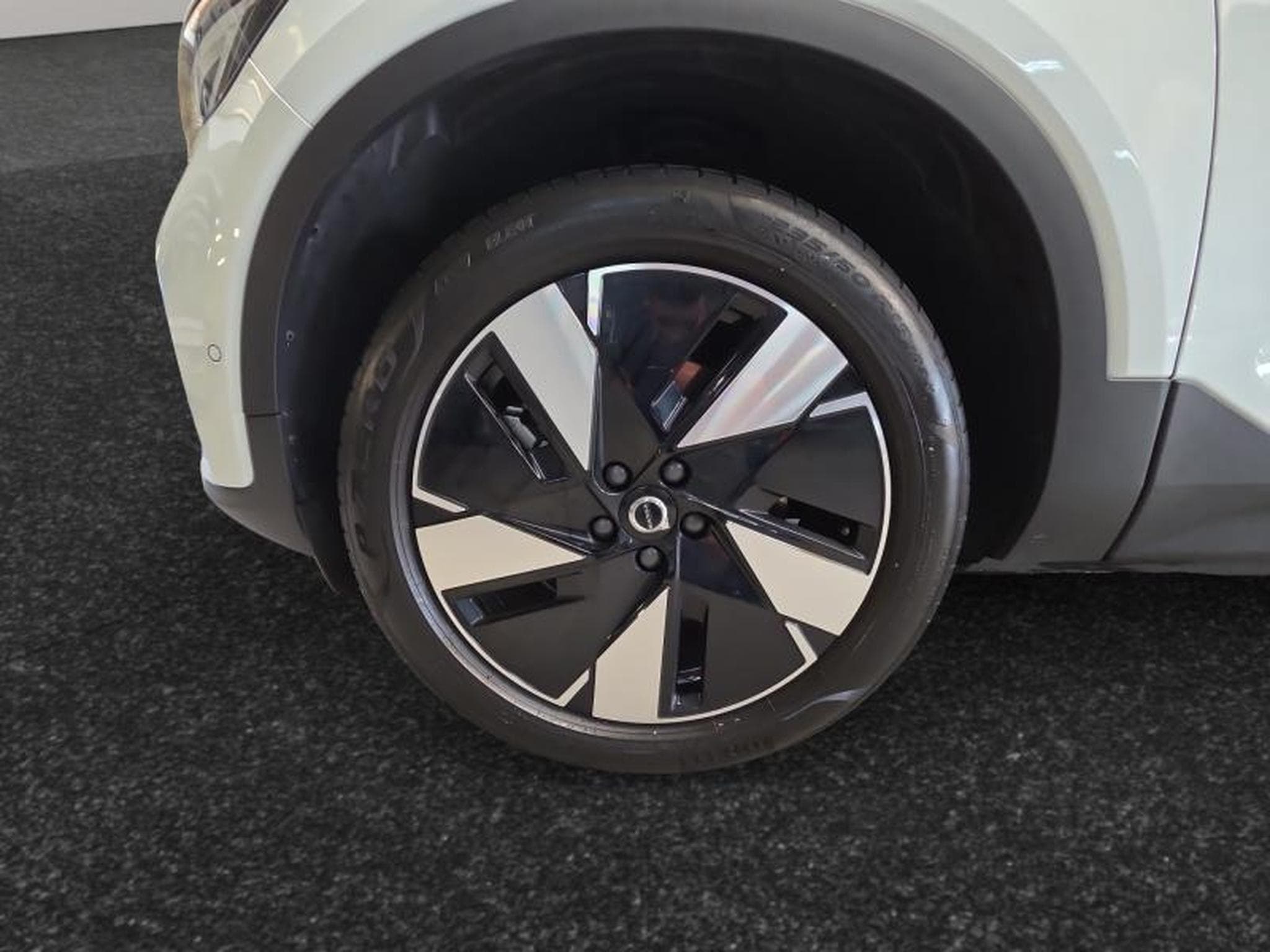 Volvo EX40 Plus Single Motor Extended Range / Electrique (2026) - Foto 14