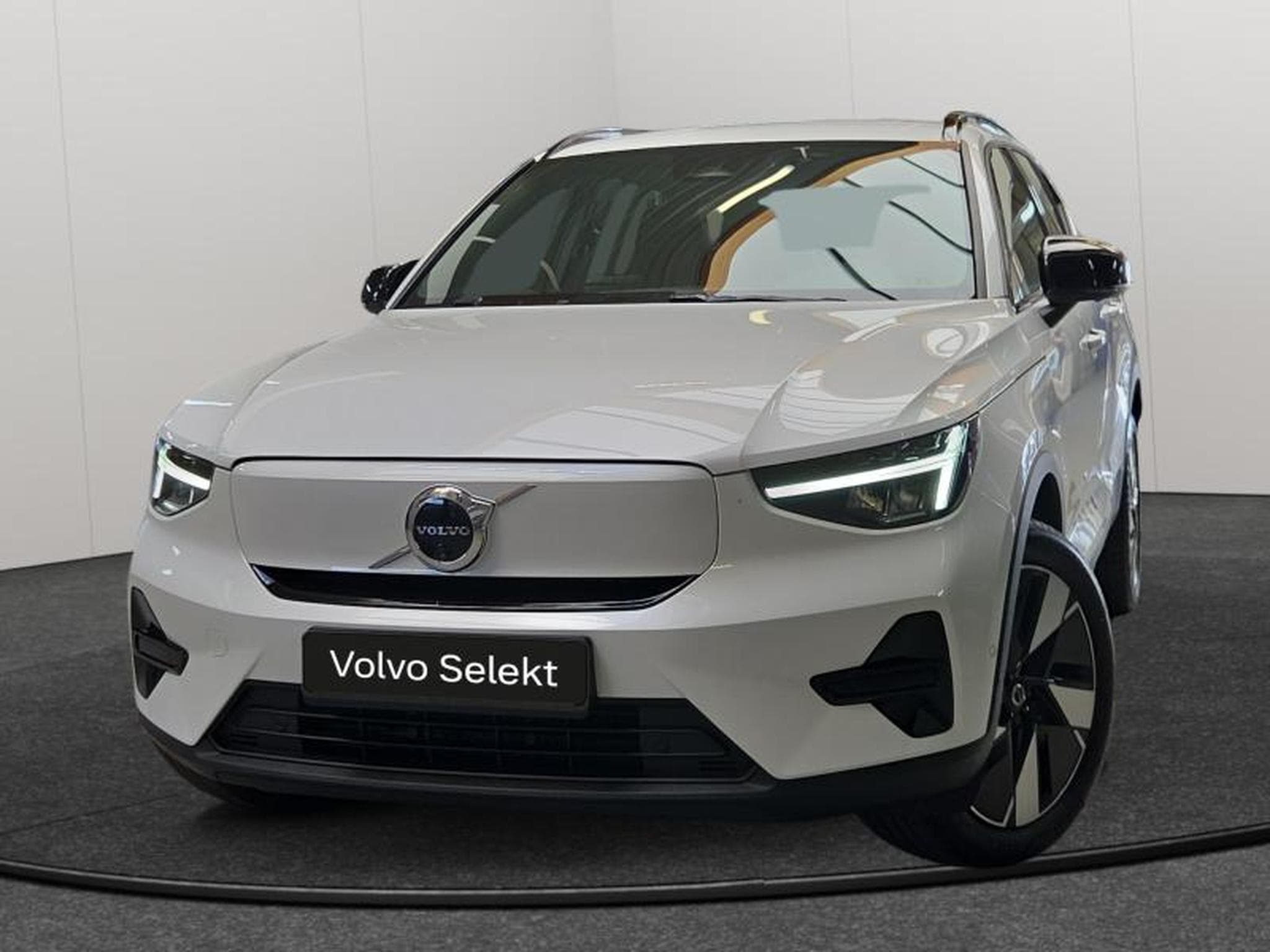 Volvo EX40 Plus Single Motor Extended Range / Electrique (2026) - Foto 25