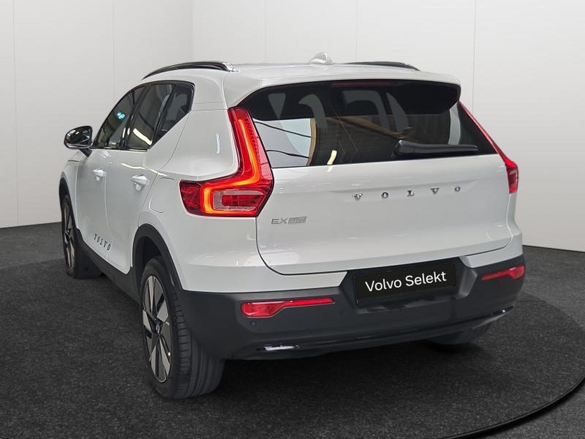 Volvo EX40 Plus Single Motor Extended Range / Electrique (2026) - Foto 27