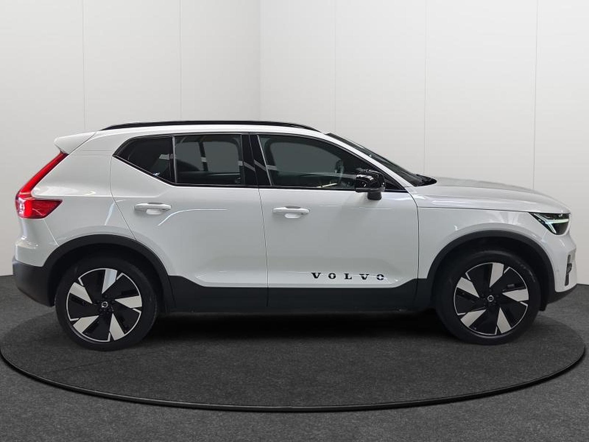 Volvo EX40 Plus Single Motor Extended Range / Electrique (2026) - Foto 30