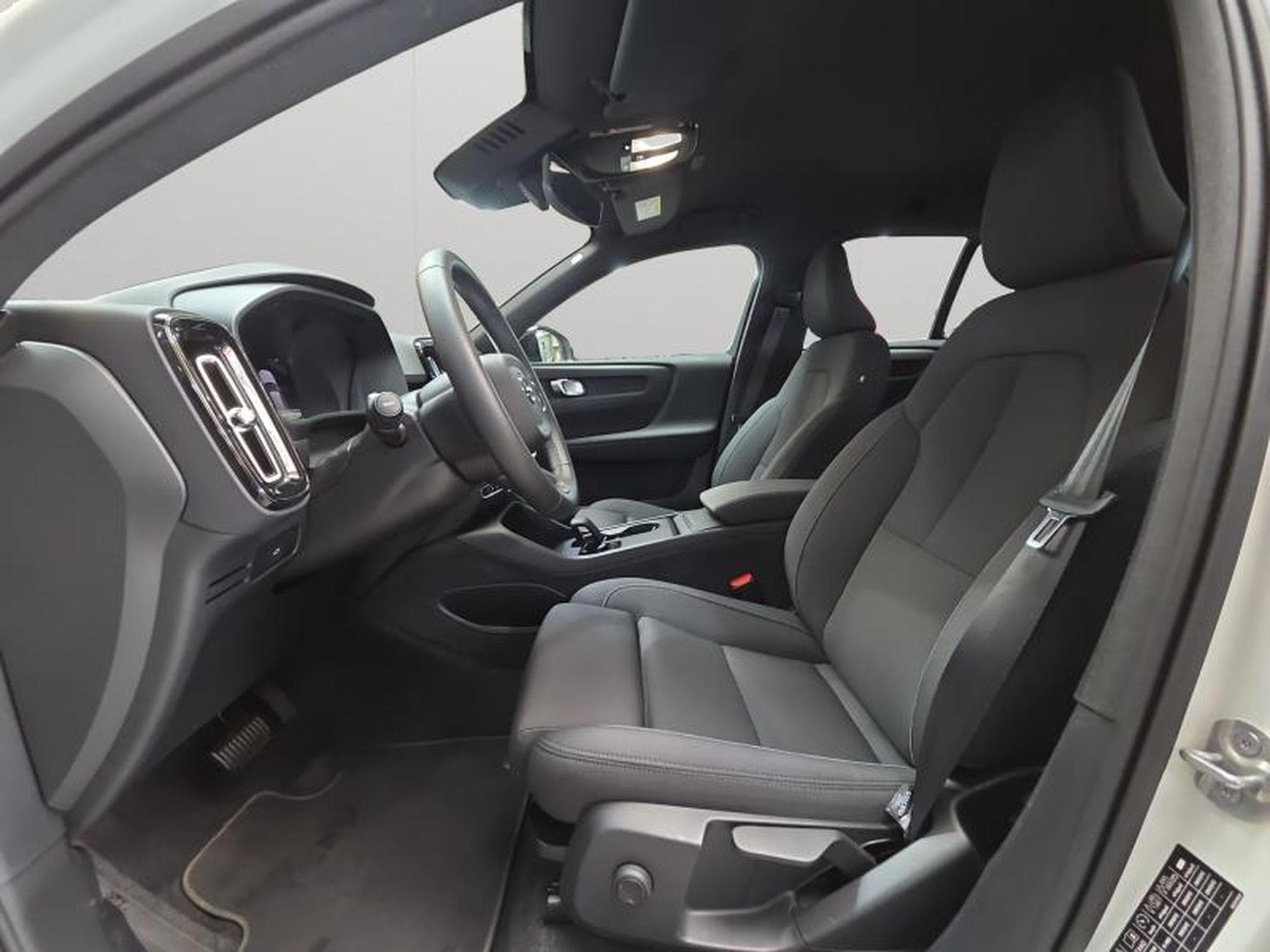 Volvo EX40 Plus Single Motor Extended Range / Electrique (2026) - Foto 9