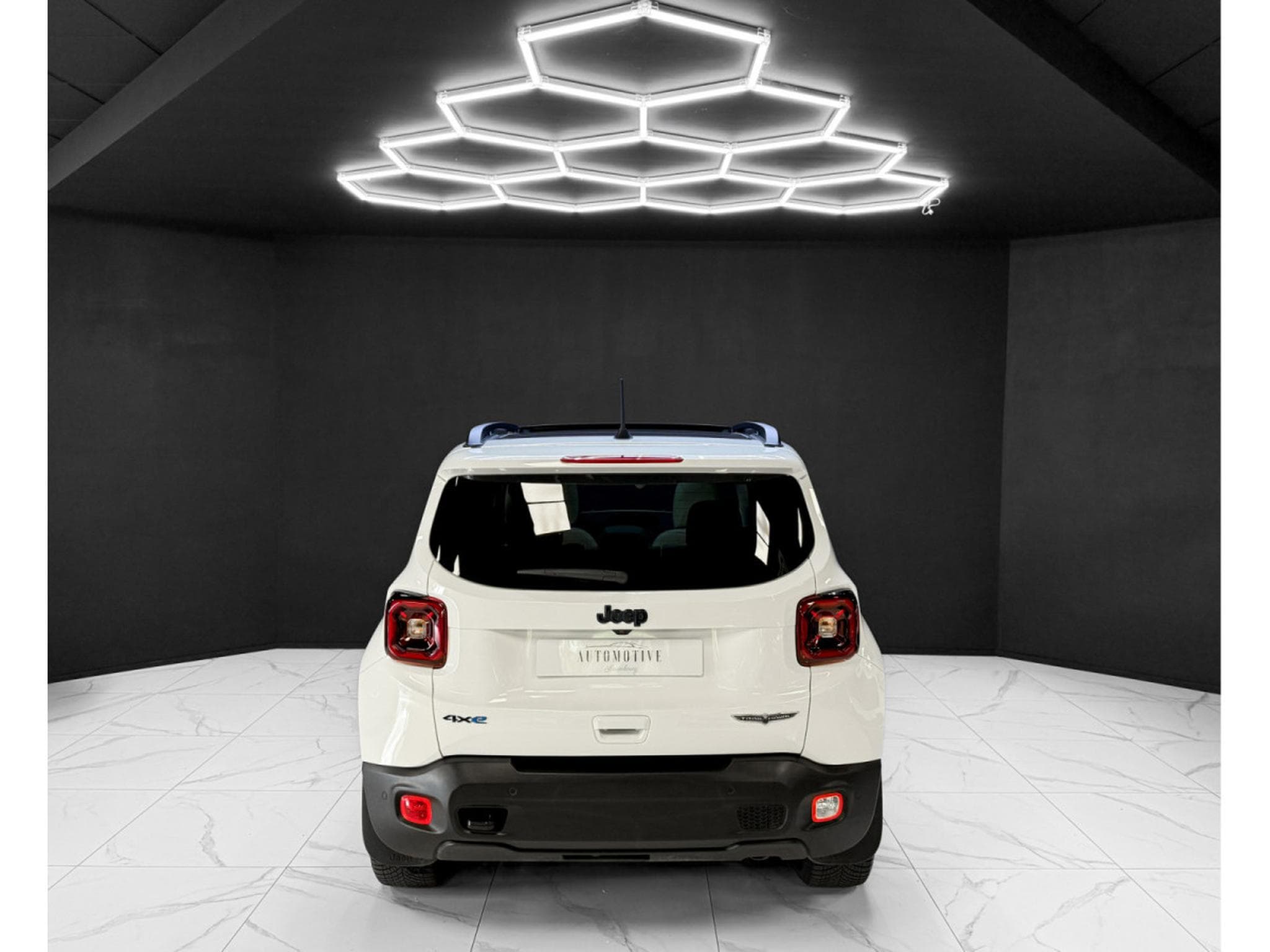 Jeep Renegade Trailhawk Plug-In-Hybrid 4xe (2023) - Photo 4