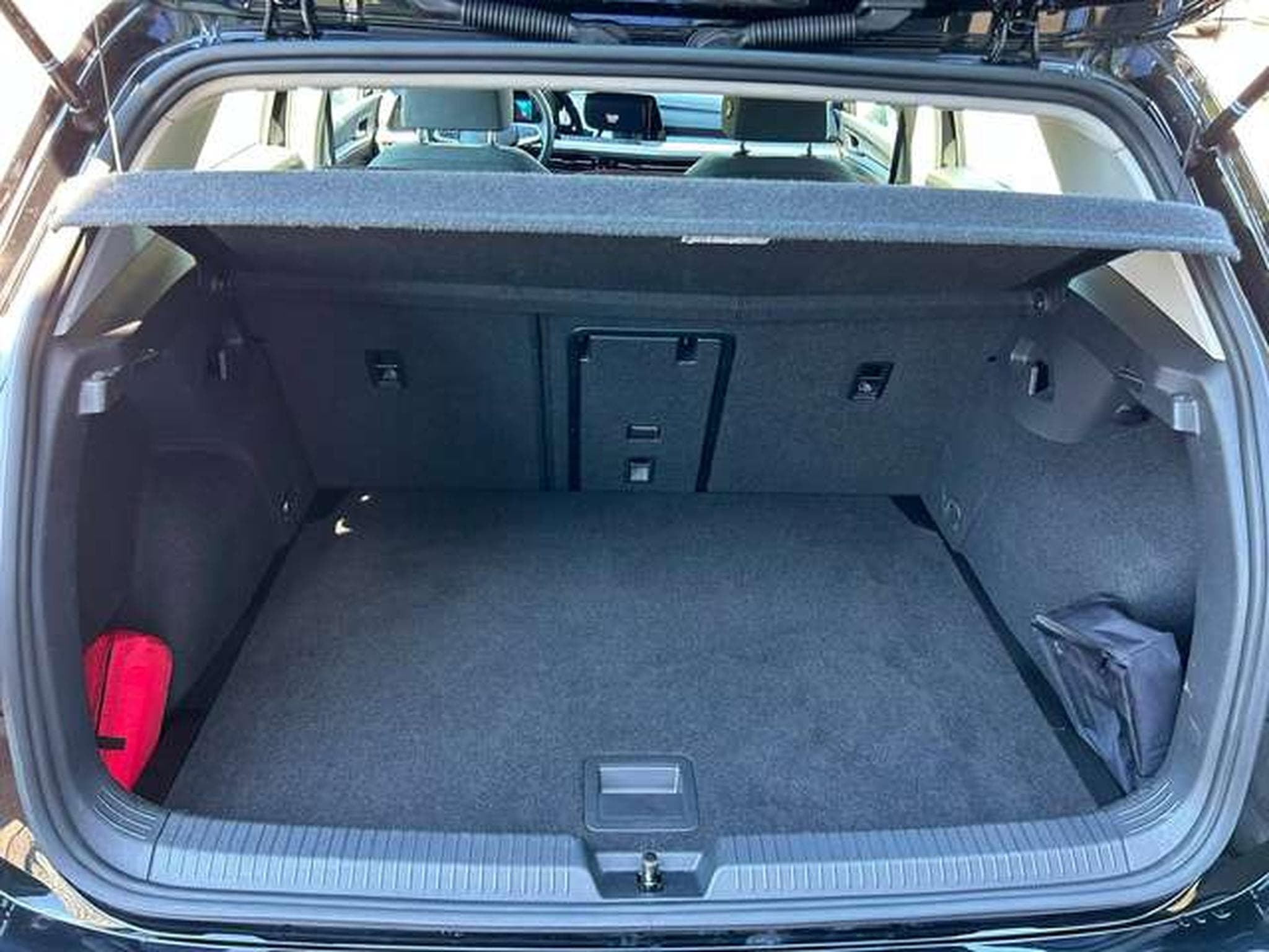 VW Golf 1.0 TSI Life Business OPF (2024) - Photo 16