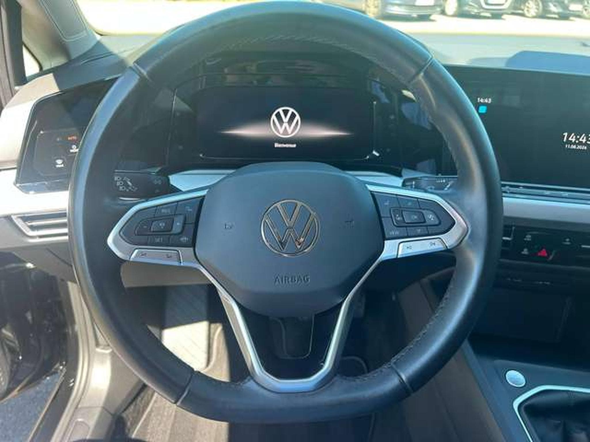 VW Golf 1.0 TSI Life Business OPF (2024) - Photo 6