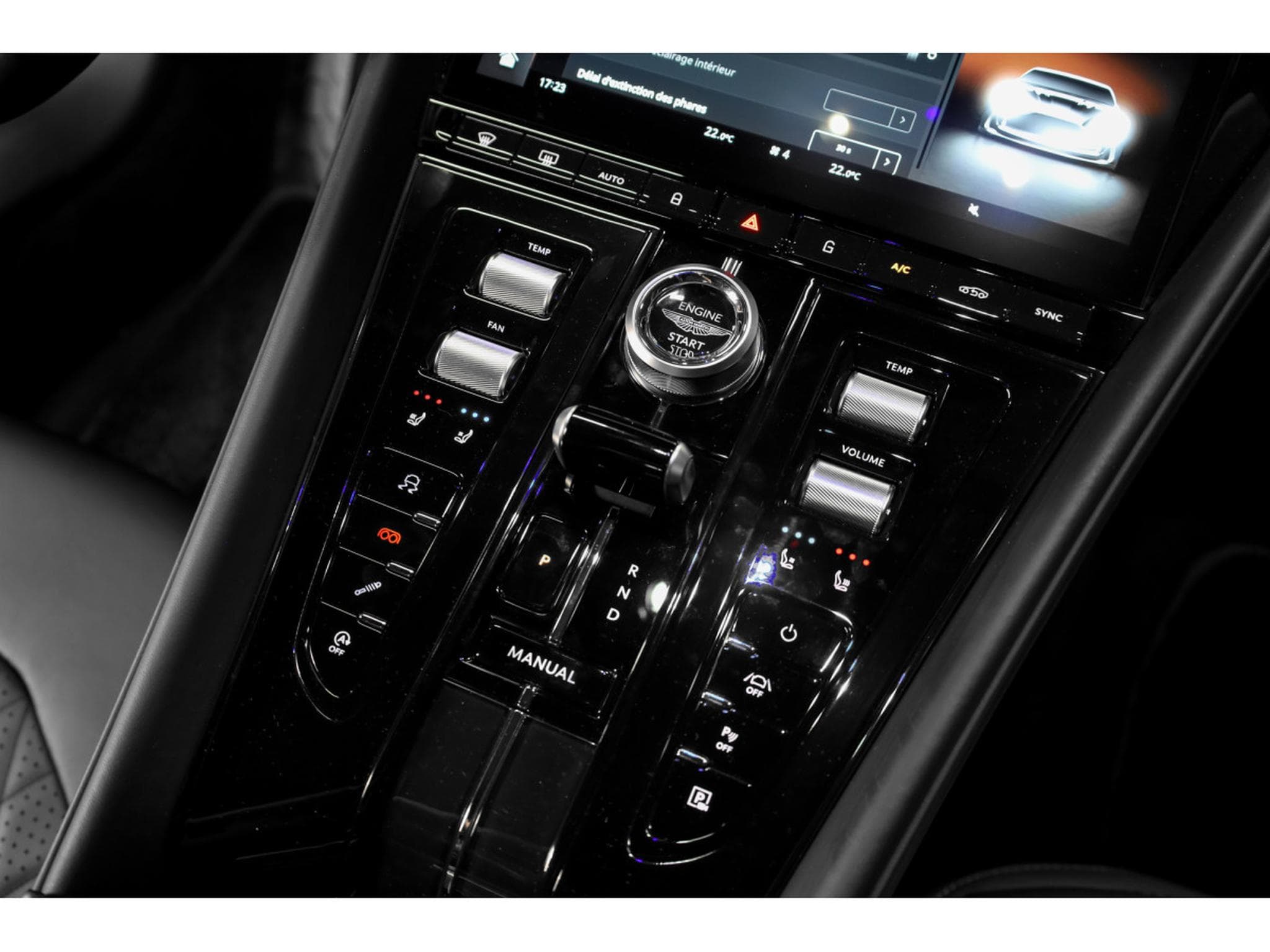 Aston-Martin DB12 V8 Twin Turbo - ALUMINITE SILVER (2024) - Photo 10