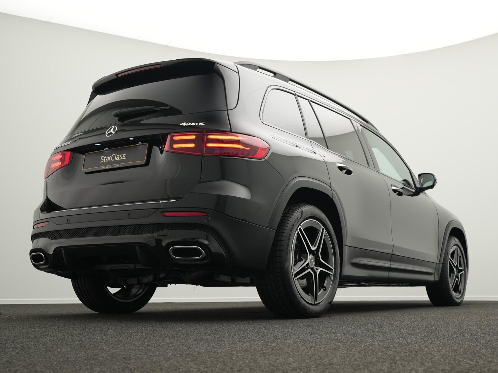 Mercedes GLB 220 d 4MATIC AMG-Line Pano+Kamera+Night (2024) - Foto 11