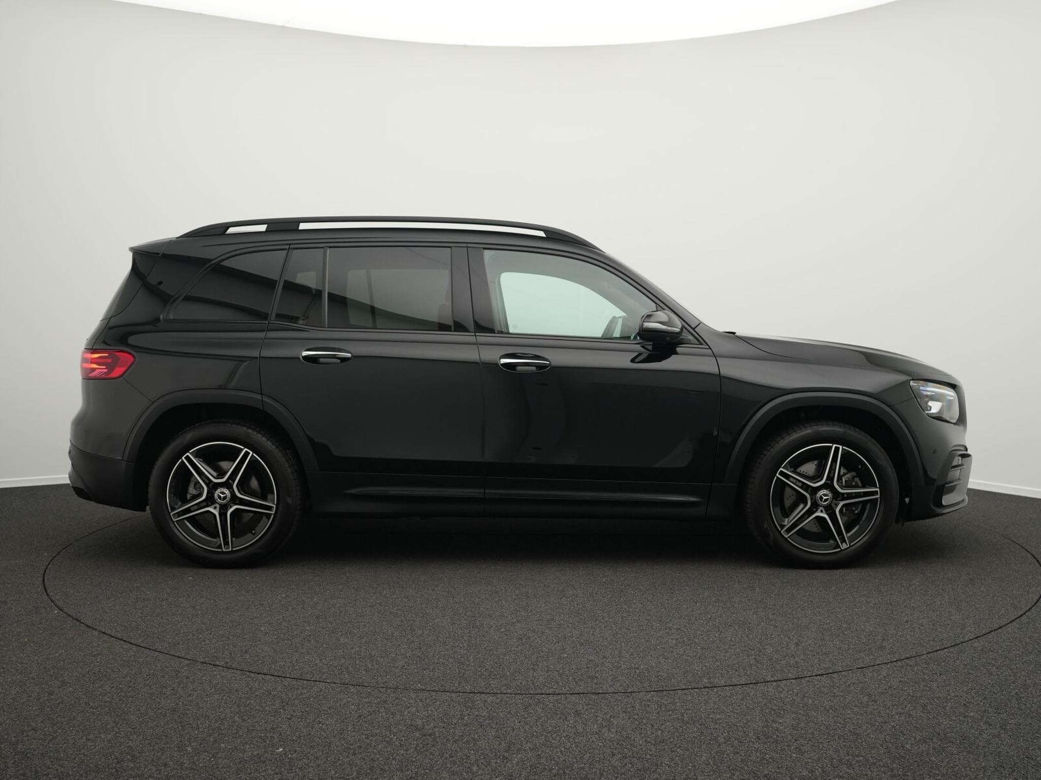 Mercedes GLB 220 d 4MATIC AMG-Line Pano+Kamera+Night (2024) - Foto 5