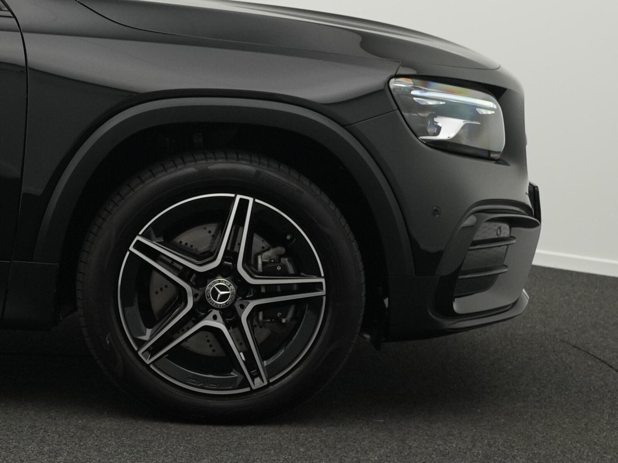 Mercedes GLB 220 d 4MATIC AMG-Line Pano+Kamera+Night (2024) - Foto 8