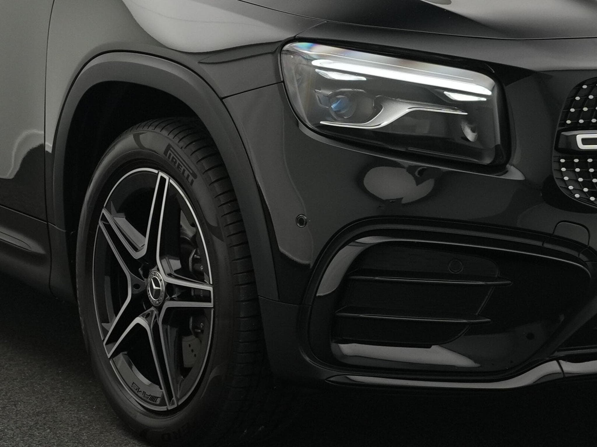 Mercedes GLB 220 d 4MATIC AMG-Line Pano+Kamera+Night (2024) - Foto 9