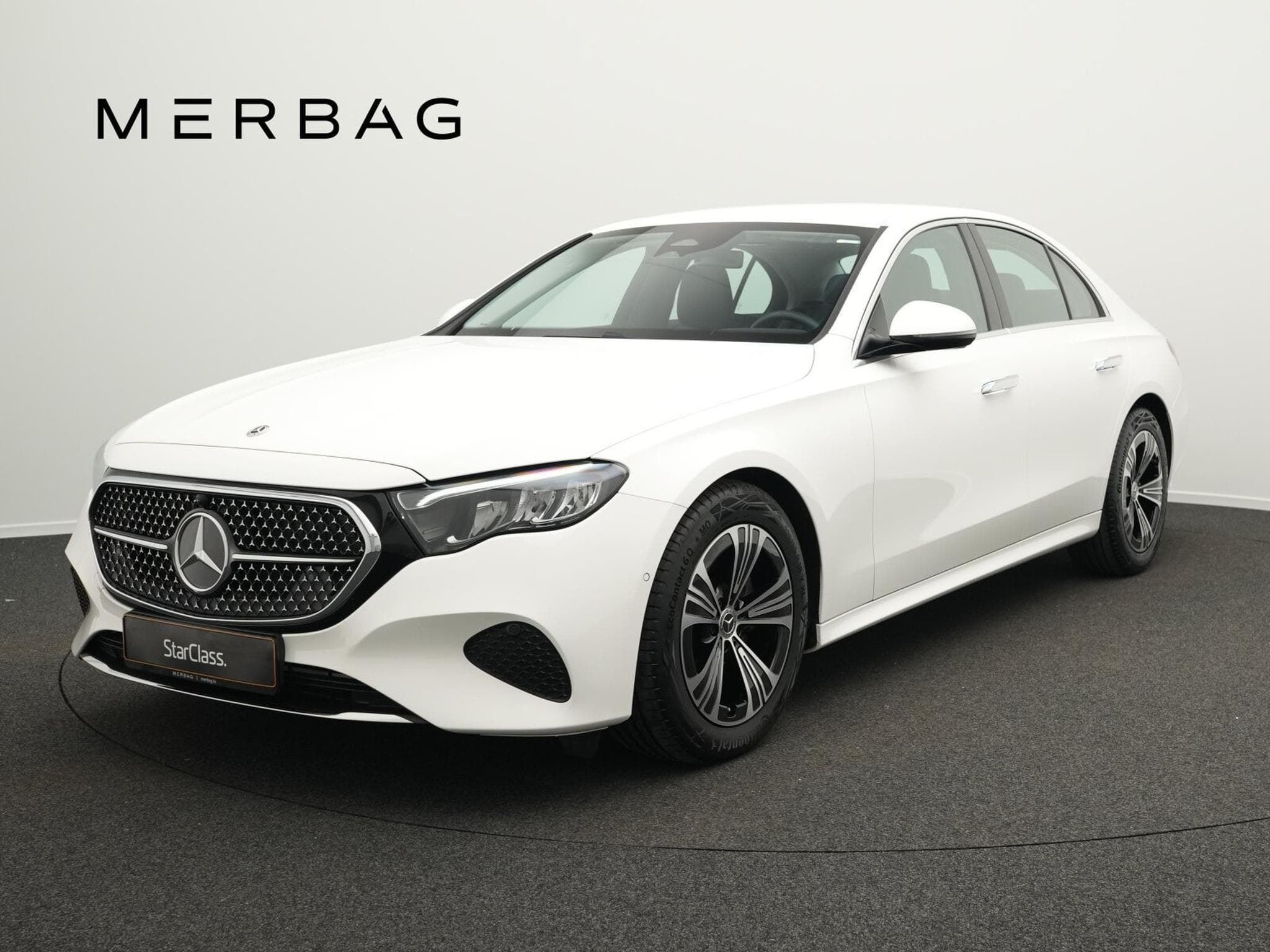 Mercedes E 200 Avantgarde LED+Kamera+Totw+MBUX (2025) - Foto 1