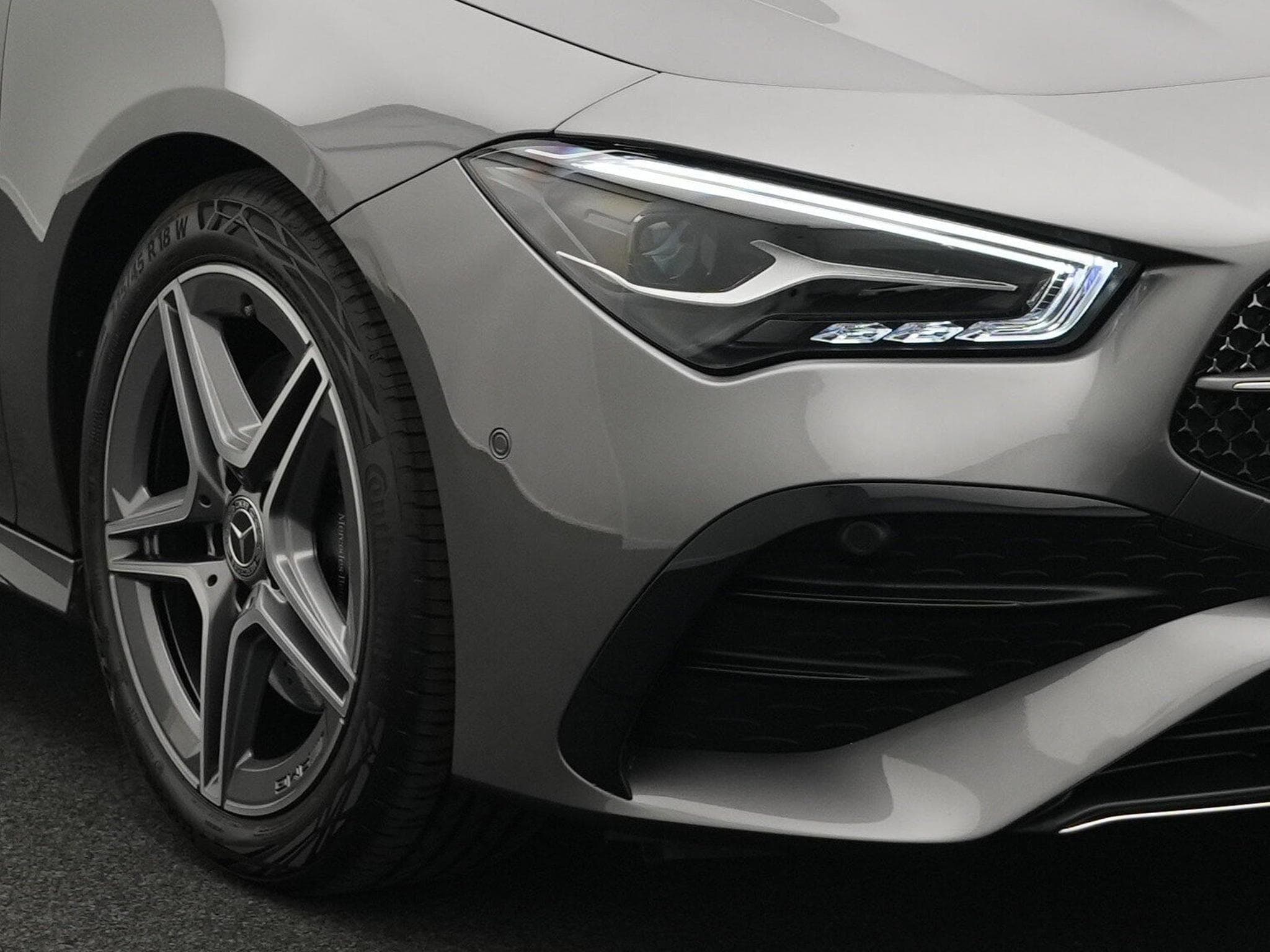 Mercedes CLA 200 Coupé AMG-Line LED+Kamera+Apple+MBUX (2025) - Foto 9