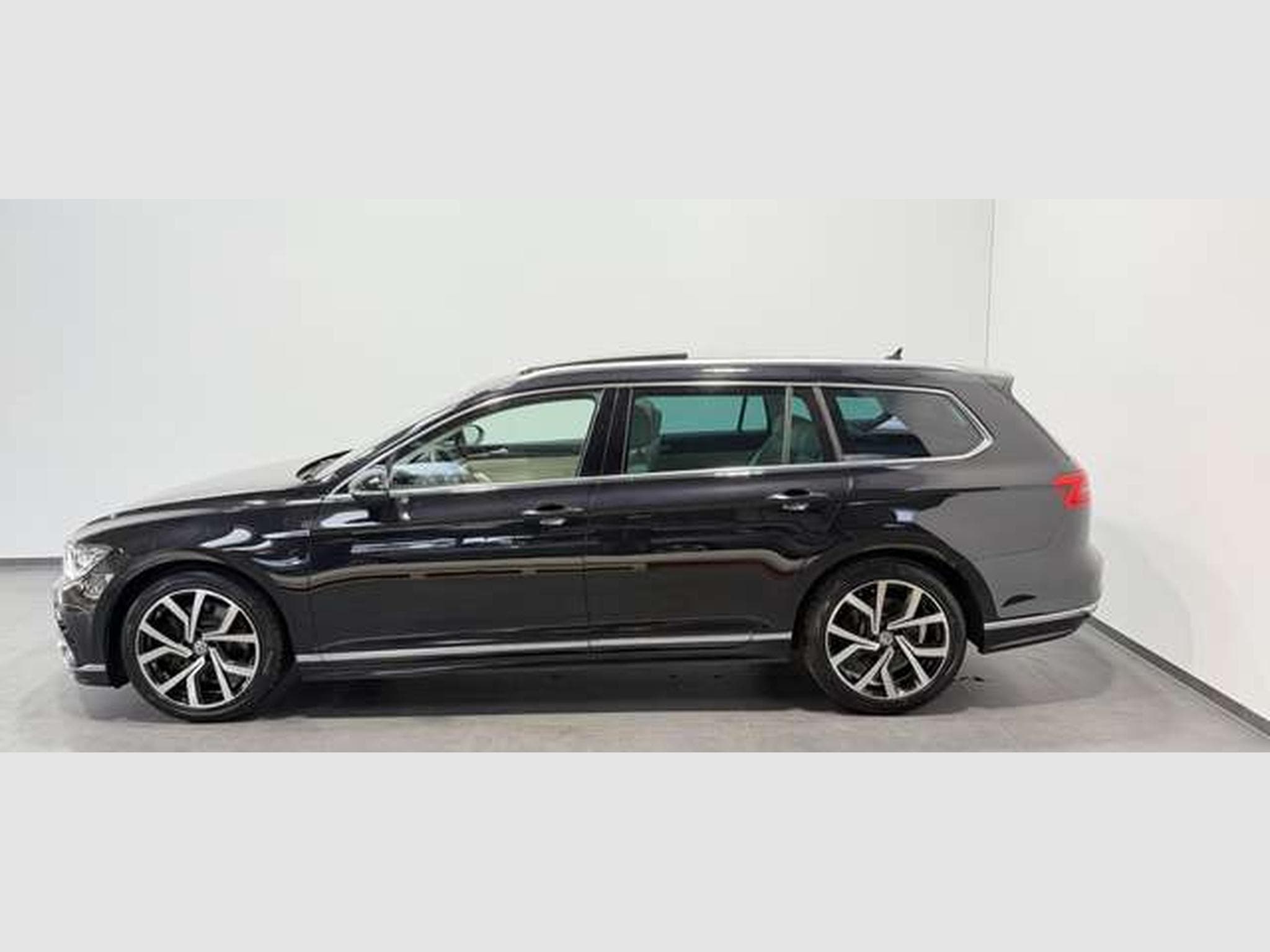 VW Passat R Line 4M *19''*Digital*ACC*H-UP*AHK*Pano (2016) - Foto 3