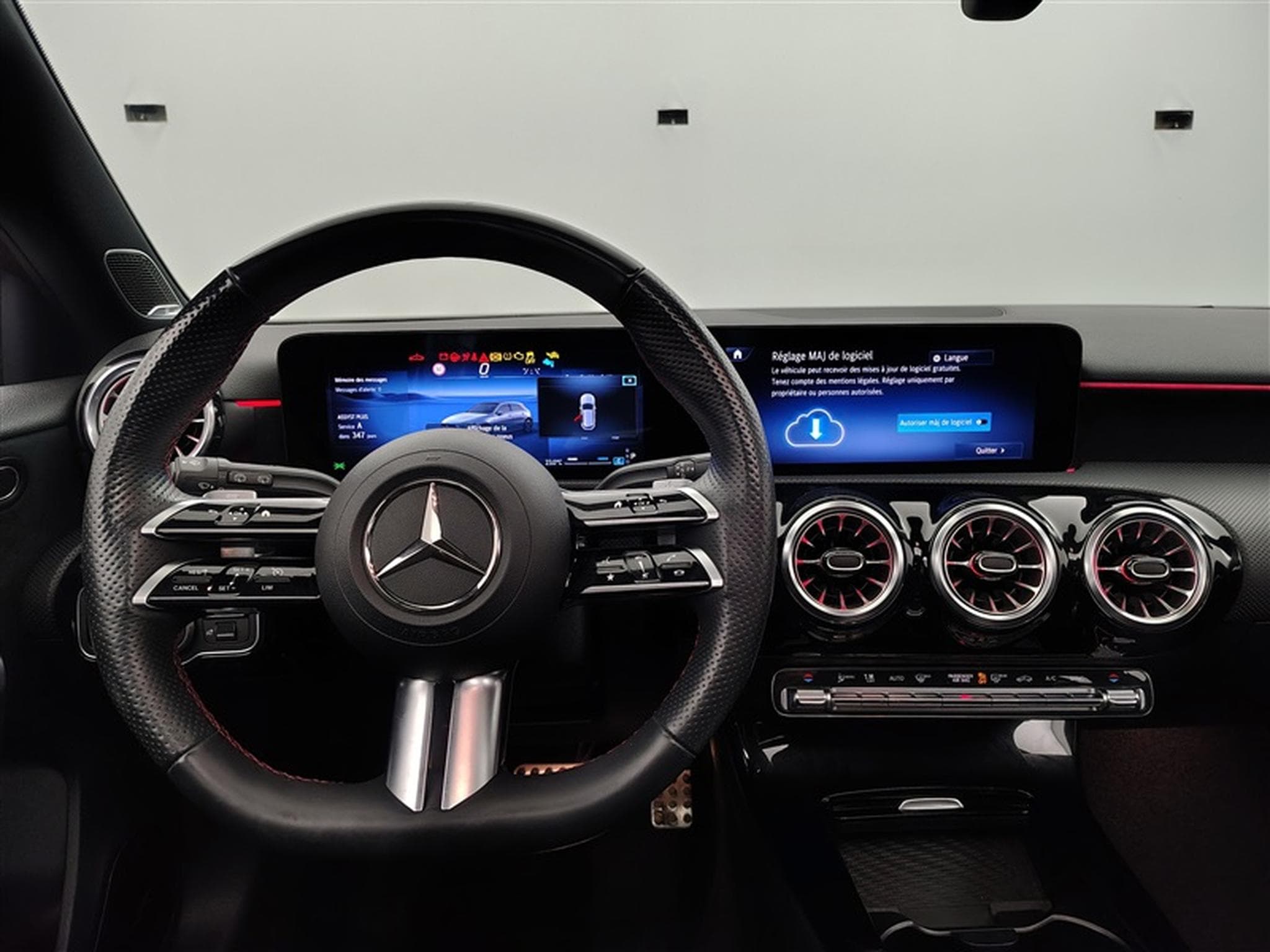Mercedes 180 Pack AMG PANO/SG CHAUFFANTS/CAM (2023) - Foto 9