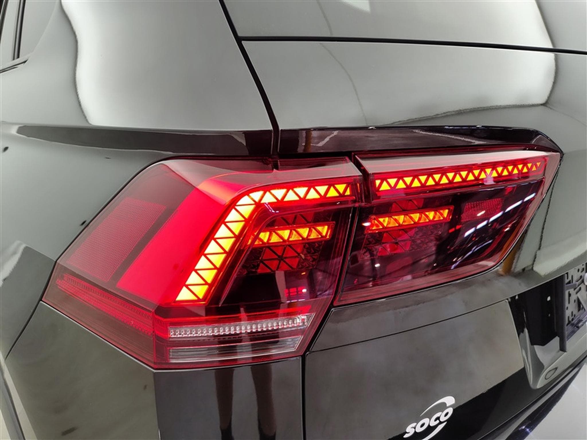 VW Tiguan 1.5 Tsi R-LINE NAVI COKPIT / FULL LED / CUIR (2019) - Foto 16