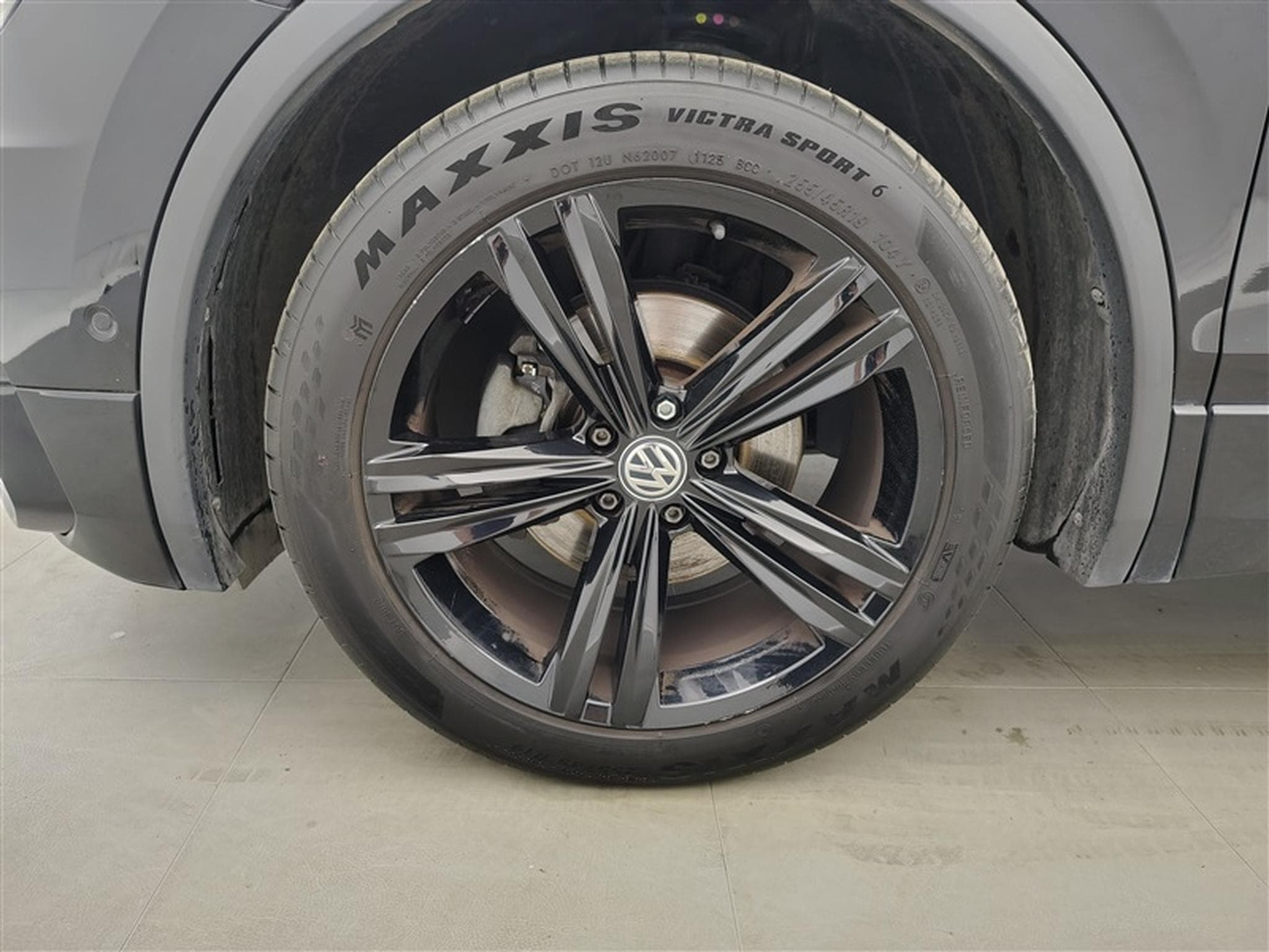 VW Tiguan 1.5 Tsi R-LINE NAVI COKPIT / FULL LED / CUIR (2019) - Foto 6