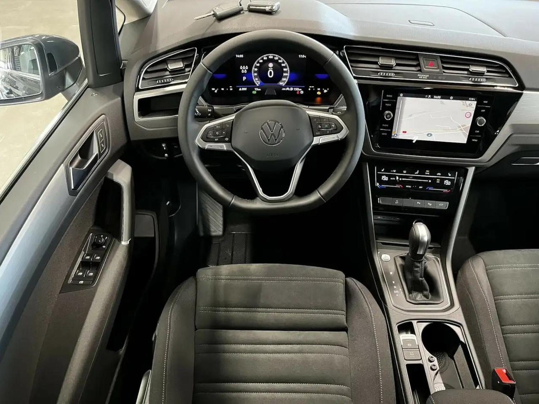 VW Touran (2025) - Photo 5