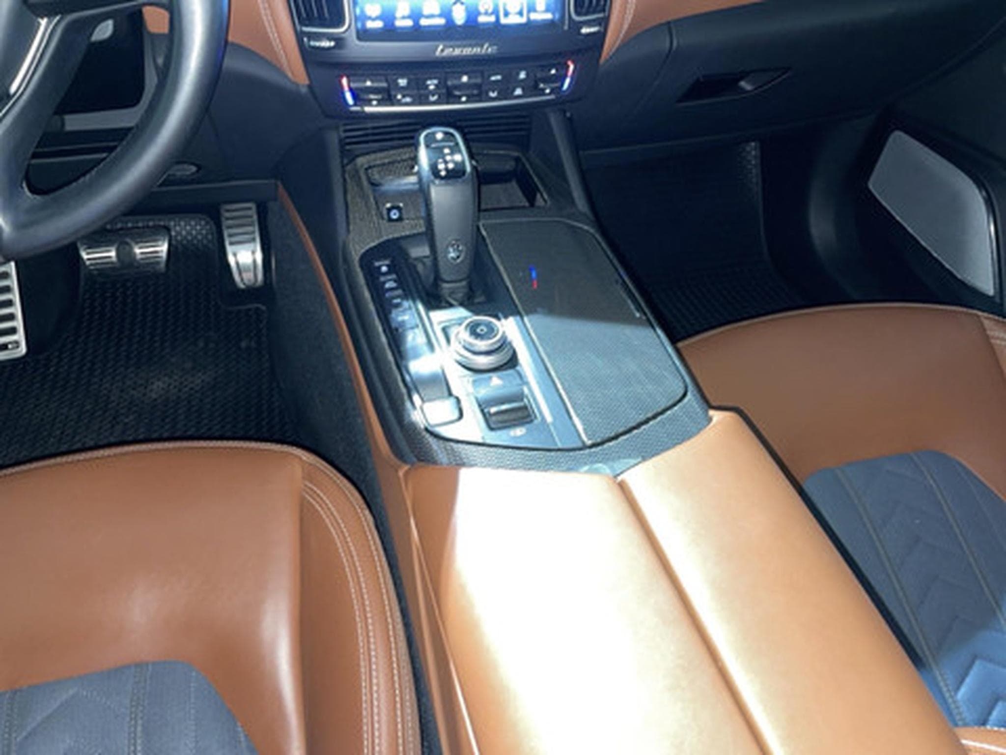 Maserati Levante Diesel 3.0 V6 202kW GRANLUSSO 4x4 Auto (2019) - Photo 10