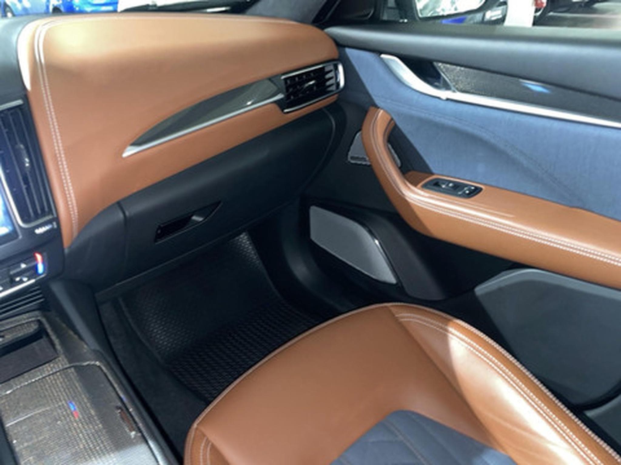 Maserati Levante Diesel 3.0 V6 202kW GRANLUSSO 4x4 Auto (2019) - Photo 9