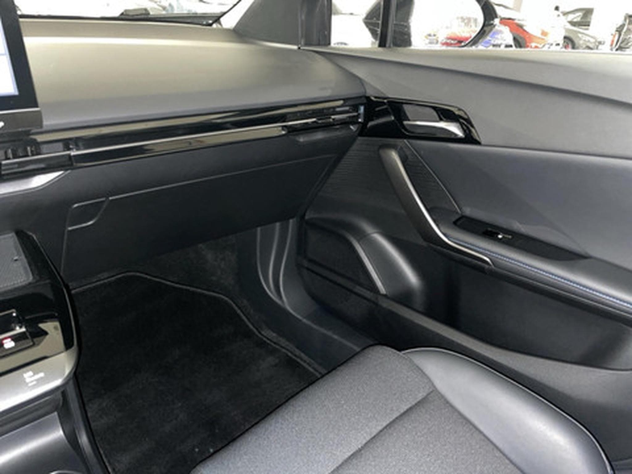 MG MG4 LUXURY (2023) - Photo 9