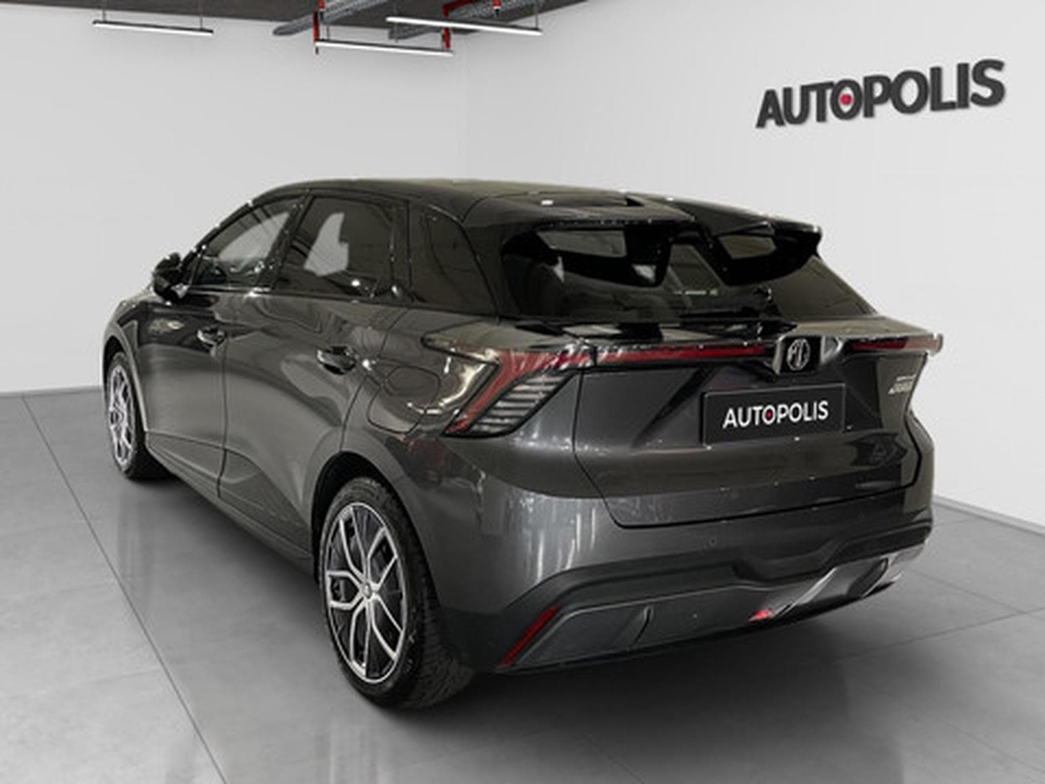 MG MG4 LUXURY (2023) - Photo 18
