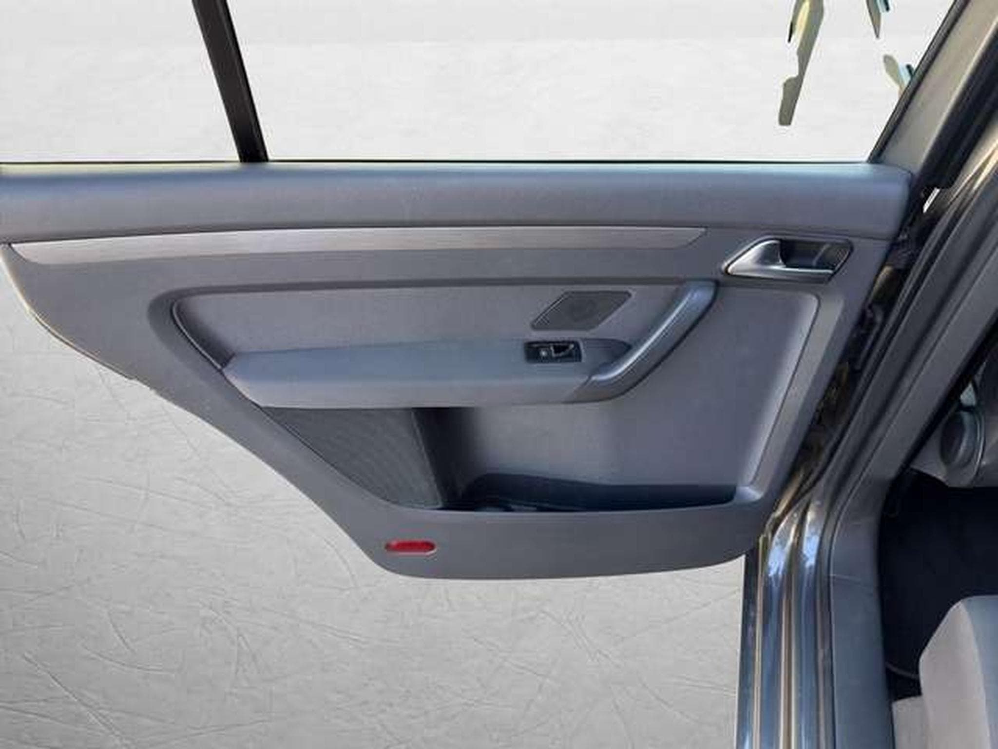VW Touran 1,6 TDI Comfortline/Climtronic/PDC/Navi (2012) - Photo 16