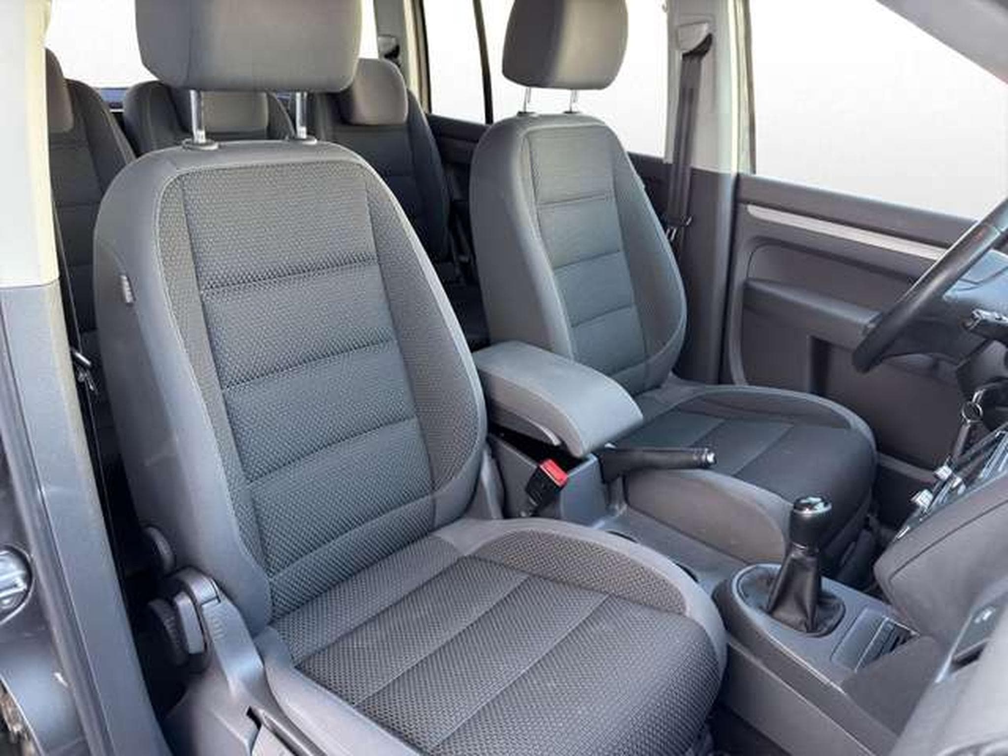 VW Touran 1,6 TDI Comfortline/Climtronic/PDC/Navi (2012) - Photo 17