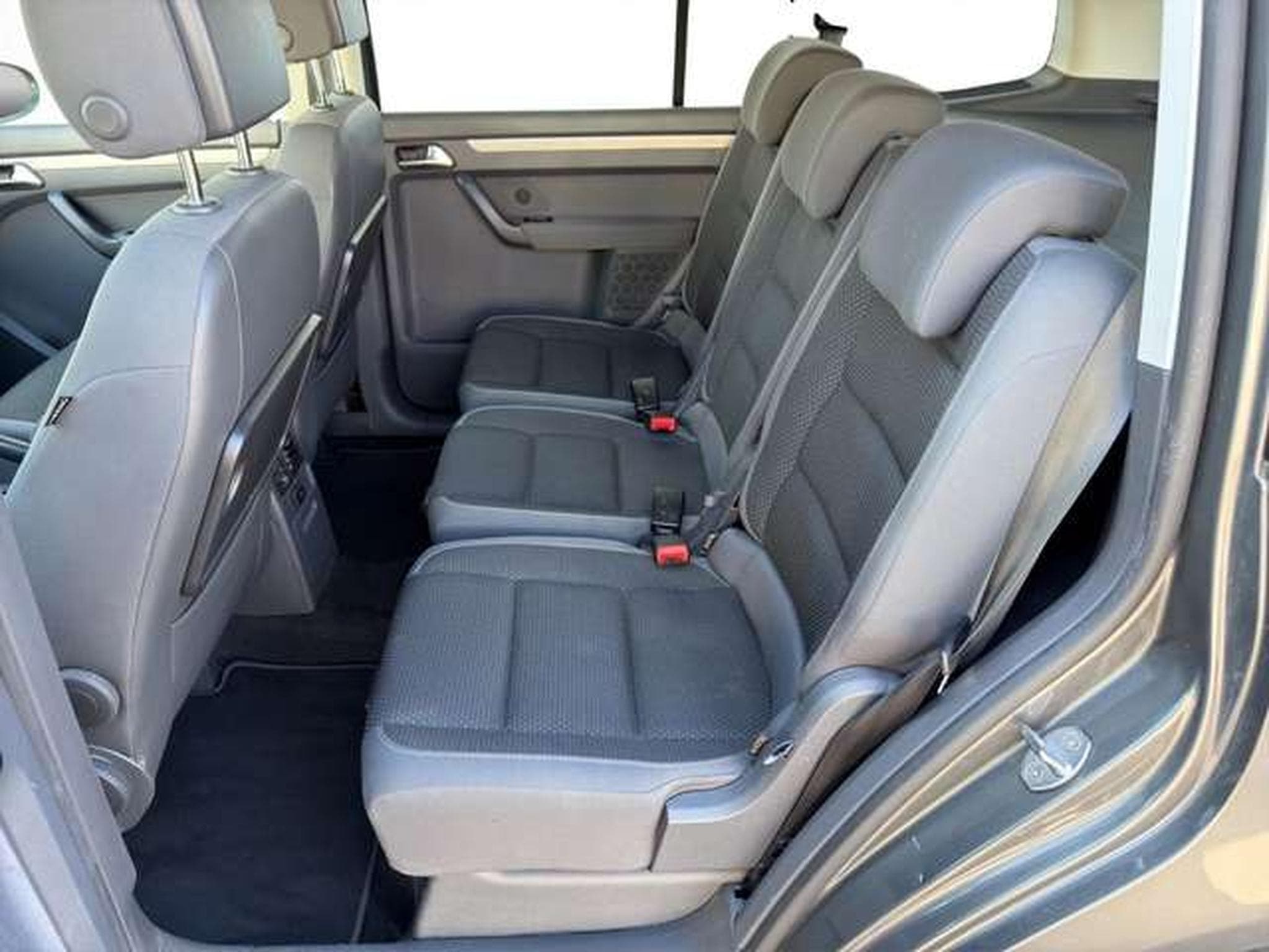 VW Touran 1,6 TDI Comfortline/Climtronic/PDC/Navi (2012) - Photo 18