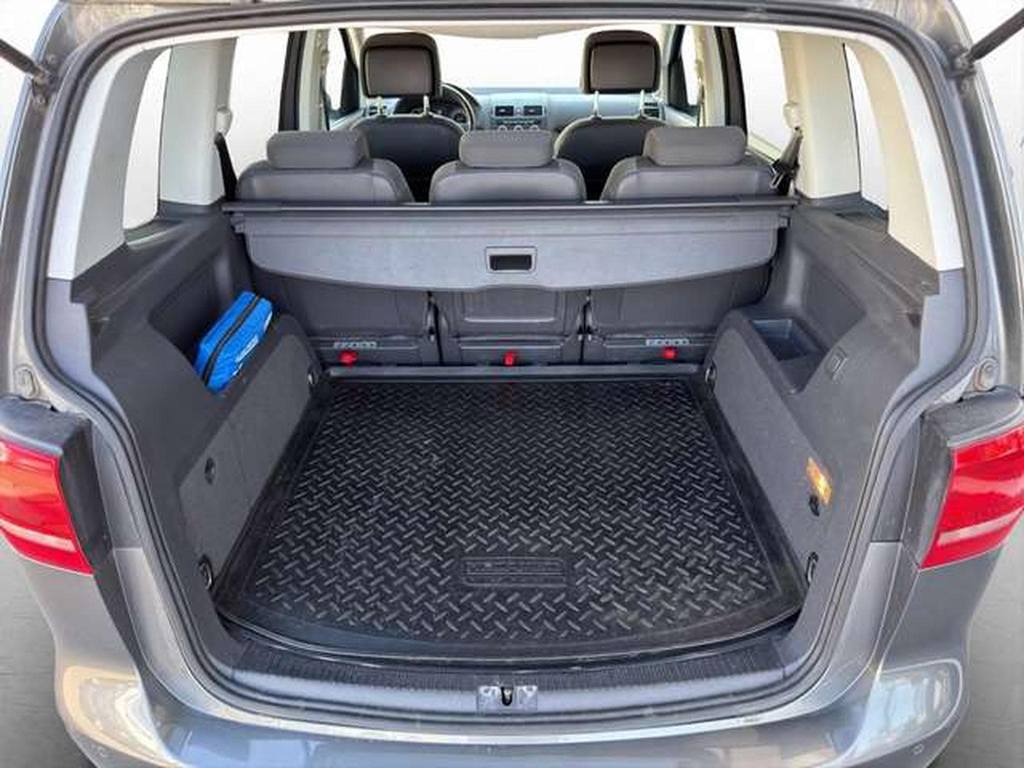 VW Touran 1,6 TDI Comfortline/Climtronic/PDC/Navi (2012) - Photo 19