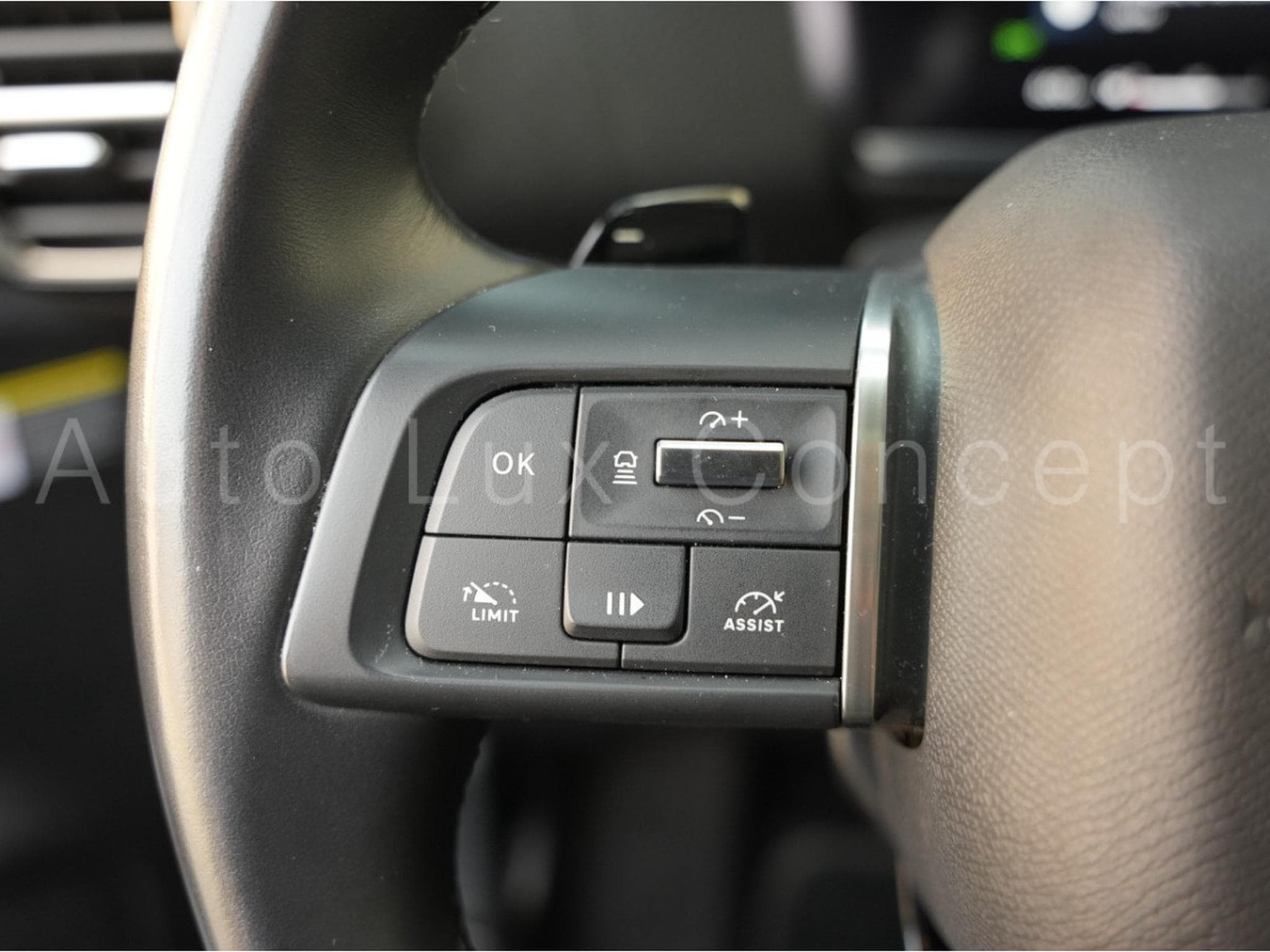 Citroën C4 1.5 BlueHDi 130 S&S EAT8 MAX (2024) - Photo 16