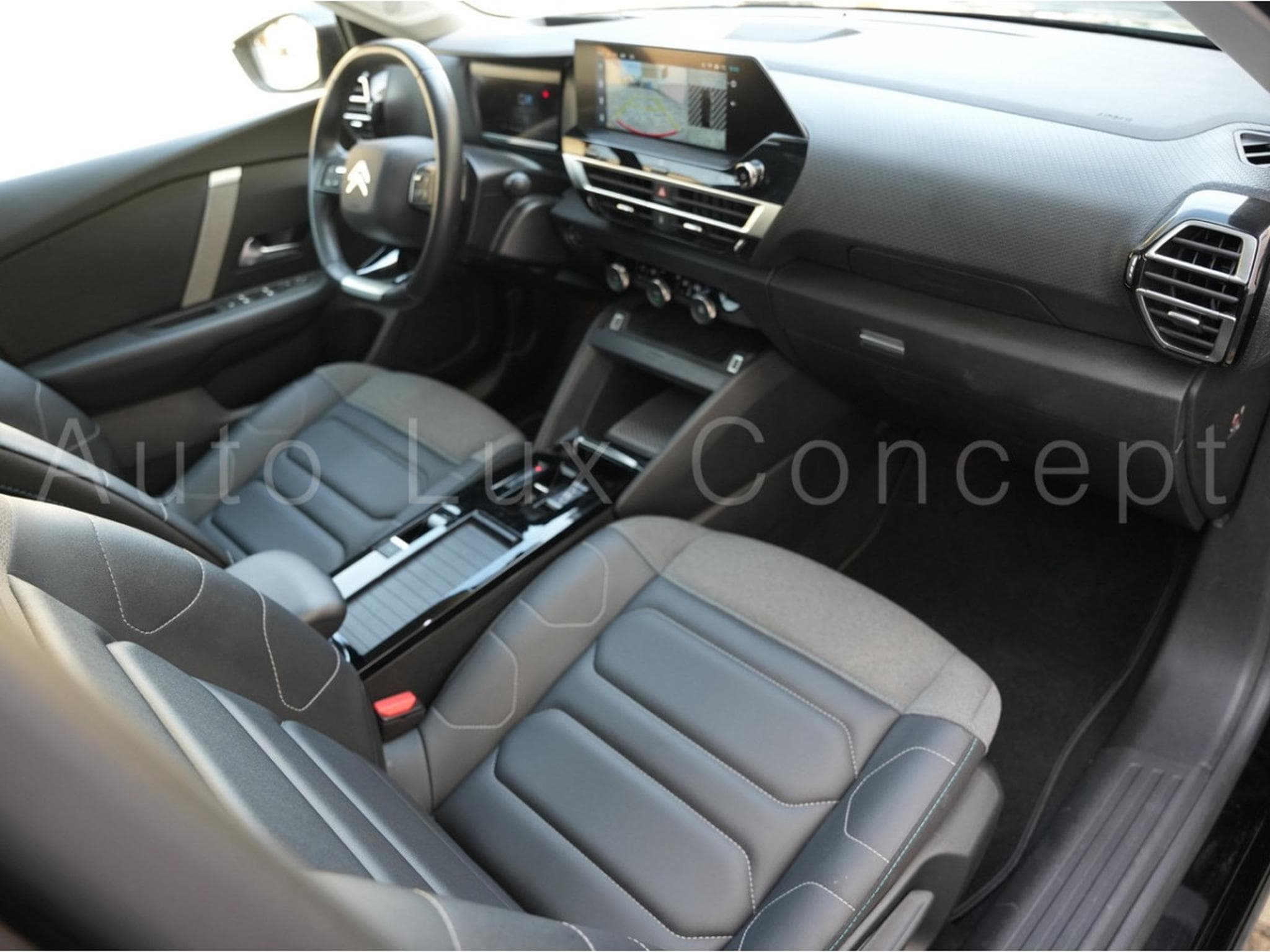 Citroën C4 1.5 BlueHDi 130 S&S EAT8 MAX (2024) - Photo 6