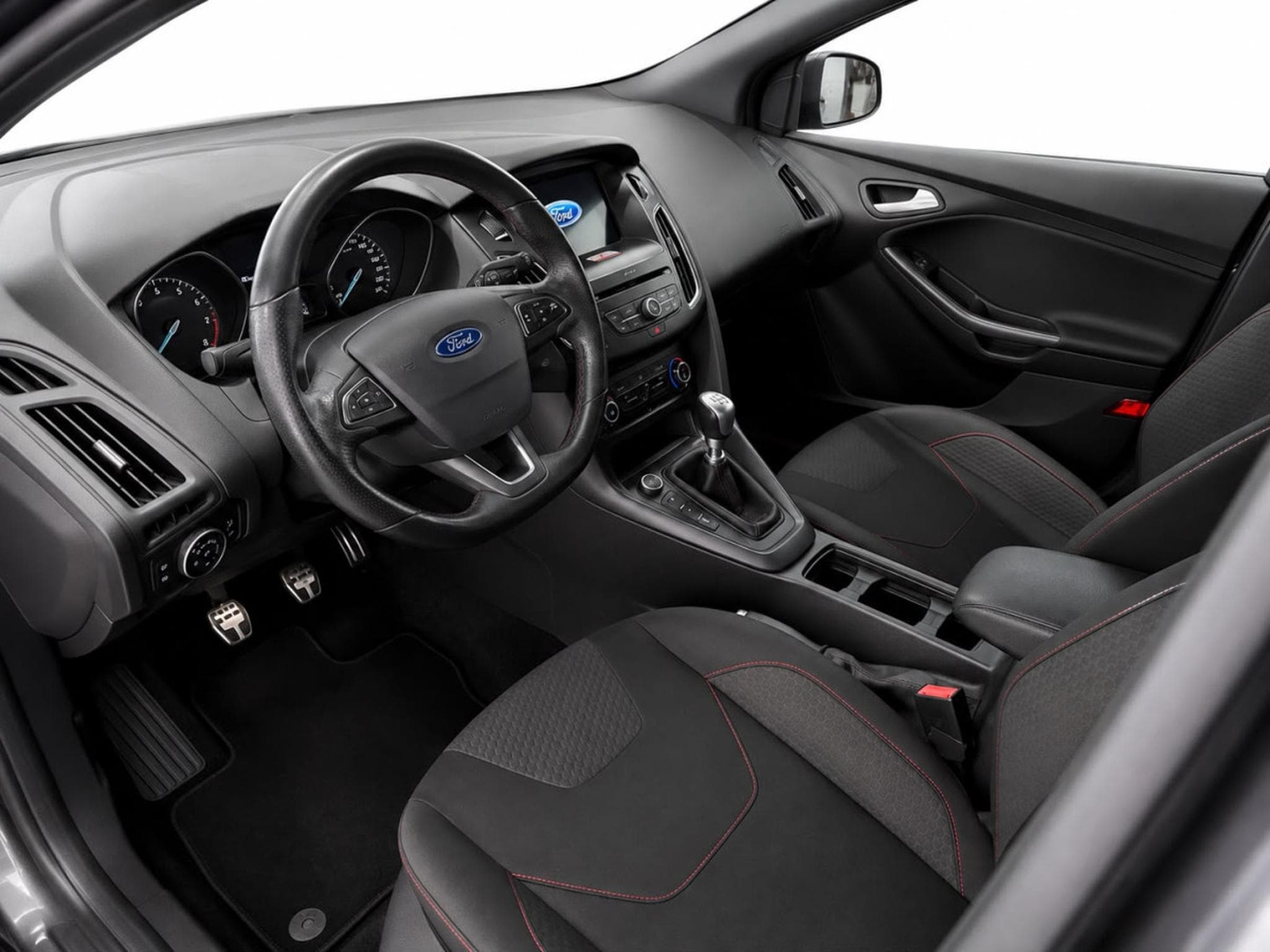 Ford Focus 1.0 EcoBoost 125 ST-Line (2017) - Photo 4