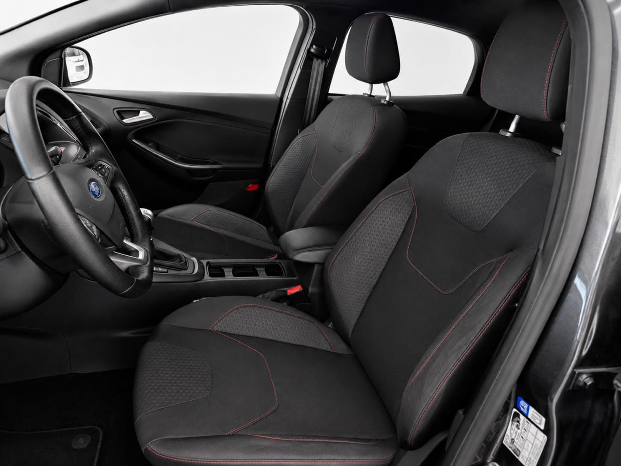 Ford Focus 1.0 EcoBoost 125 ST-Line (2017) - Photo 5