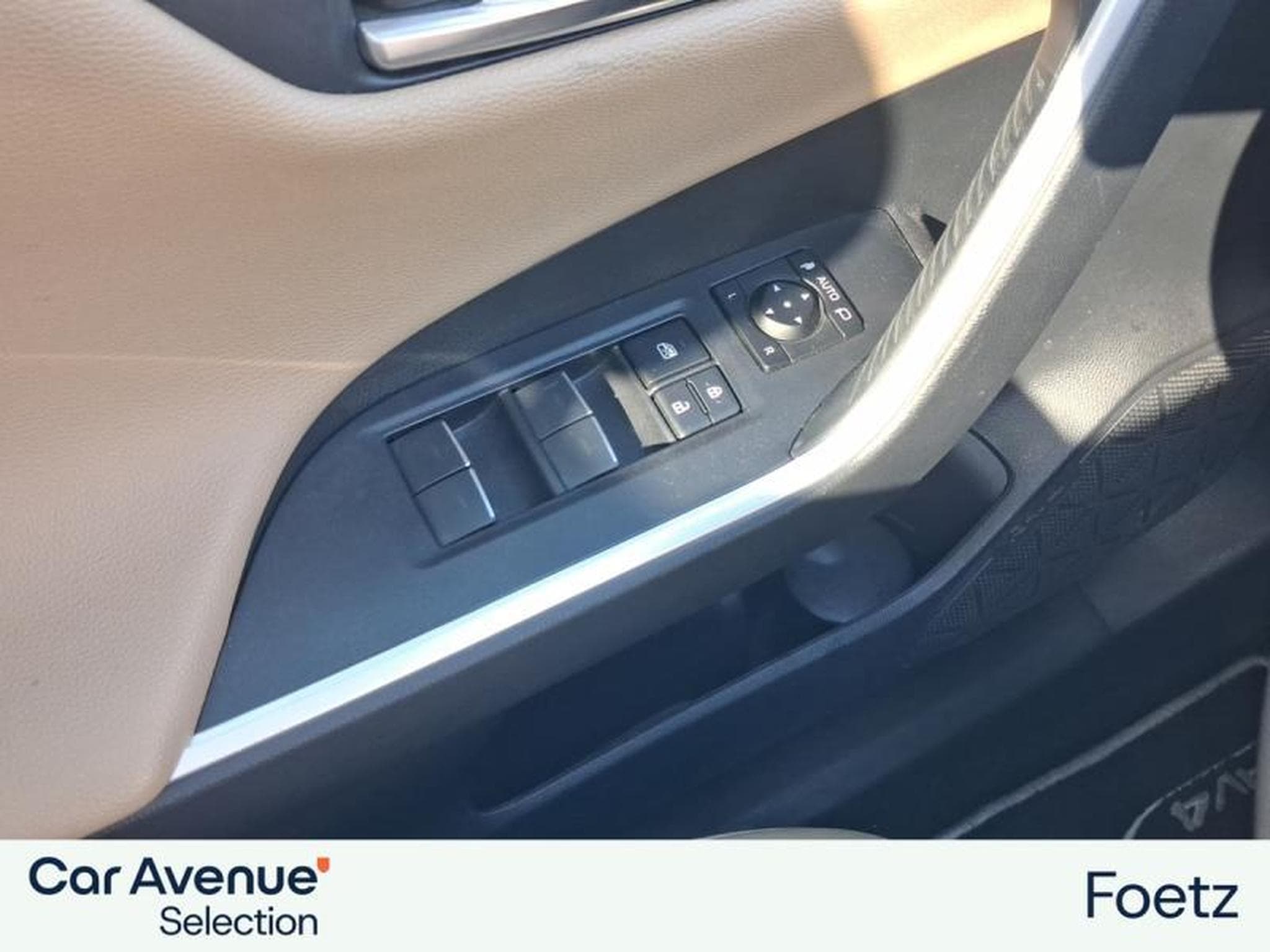 Toyota RAV 4 PREMIUM (2022) - Foto 21