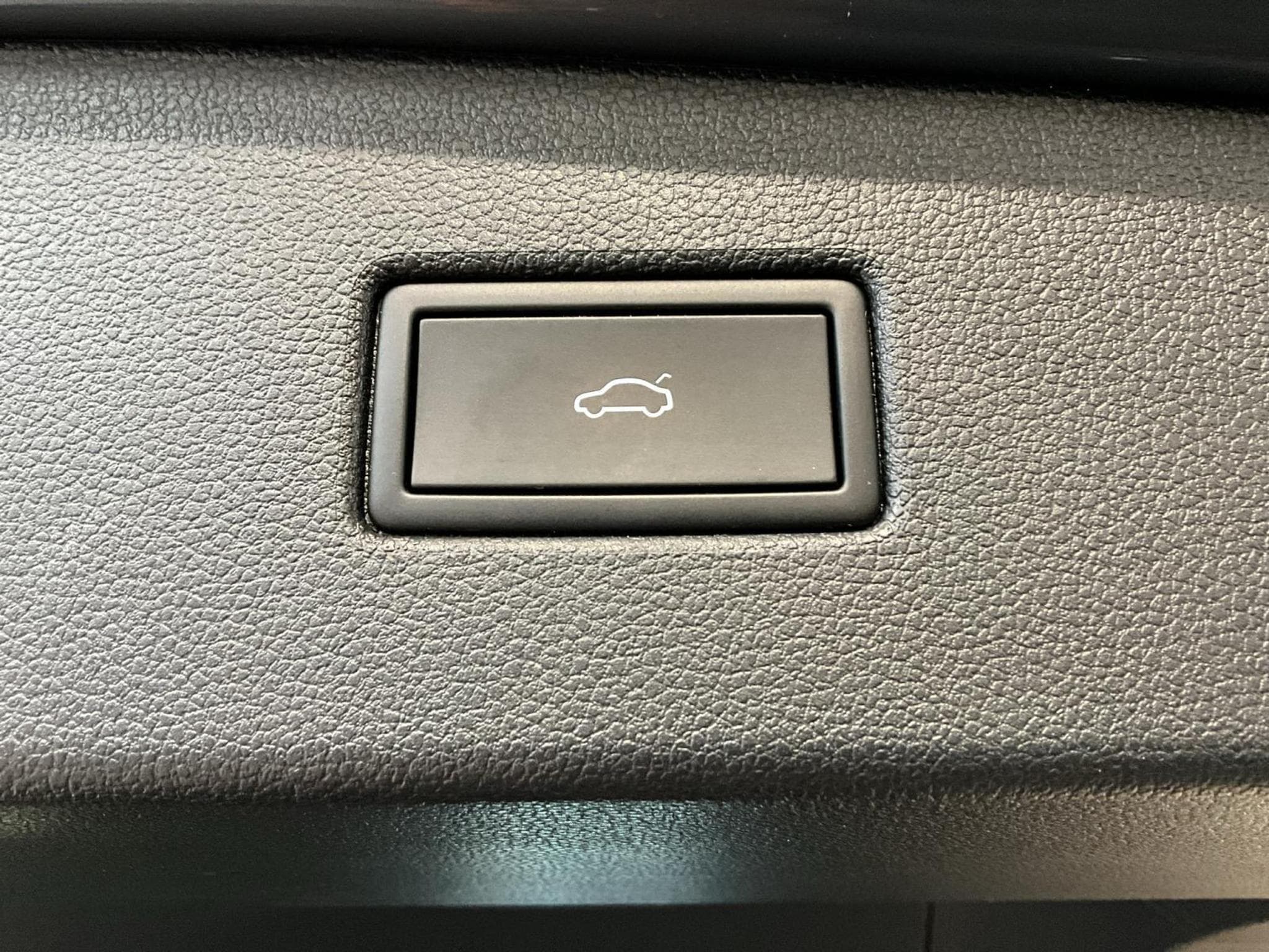 VW Tiguan R-Line+DSG+PHEV+Black-Style+Pano+AHK+RearView (2023) - Foto 19
