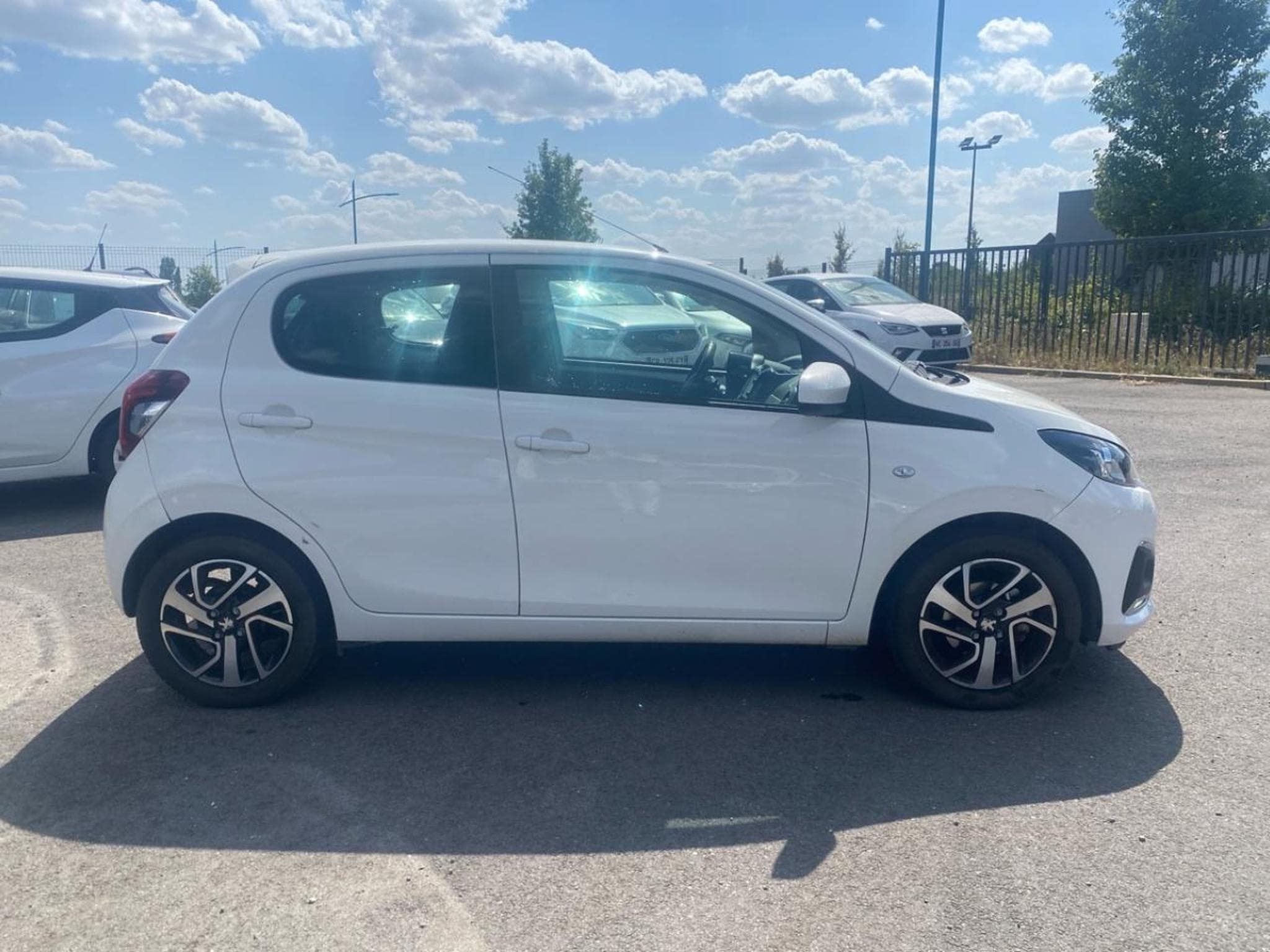 Peugeot 108 1.0 VTI ALLURE ETG5 5P (2015) - Photo 4