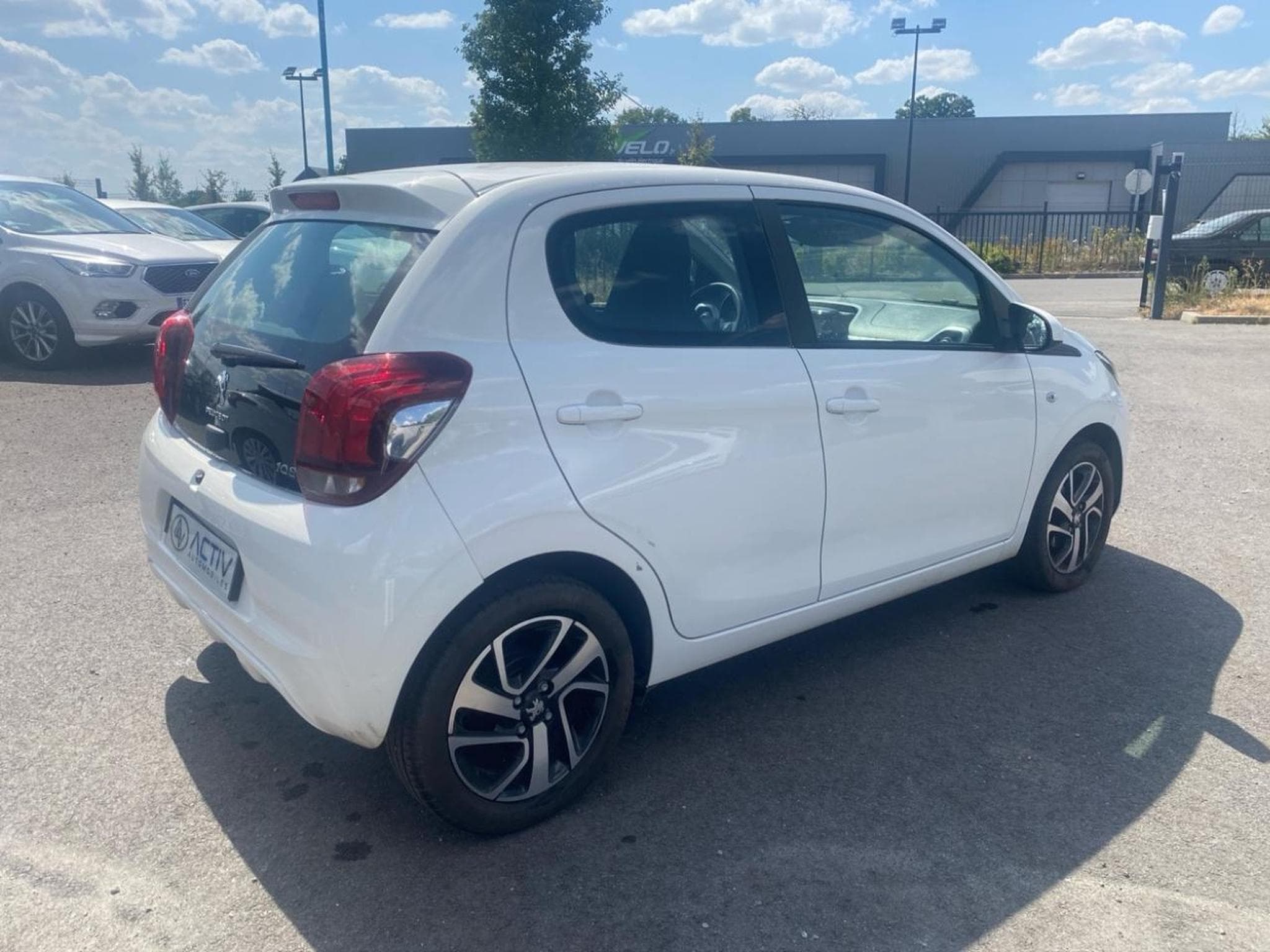 Peugeot 108 1.0 VTI ALLURE ETG5 5P (2015) - Photo 5